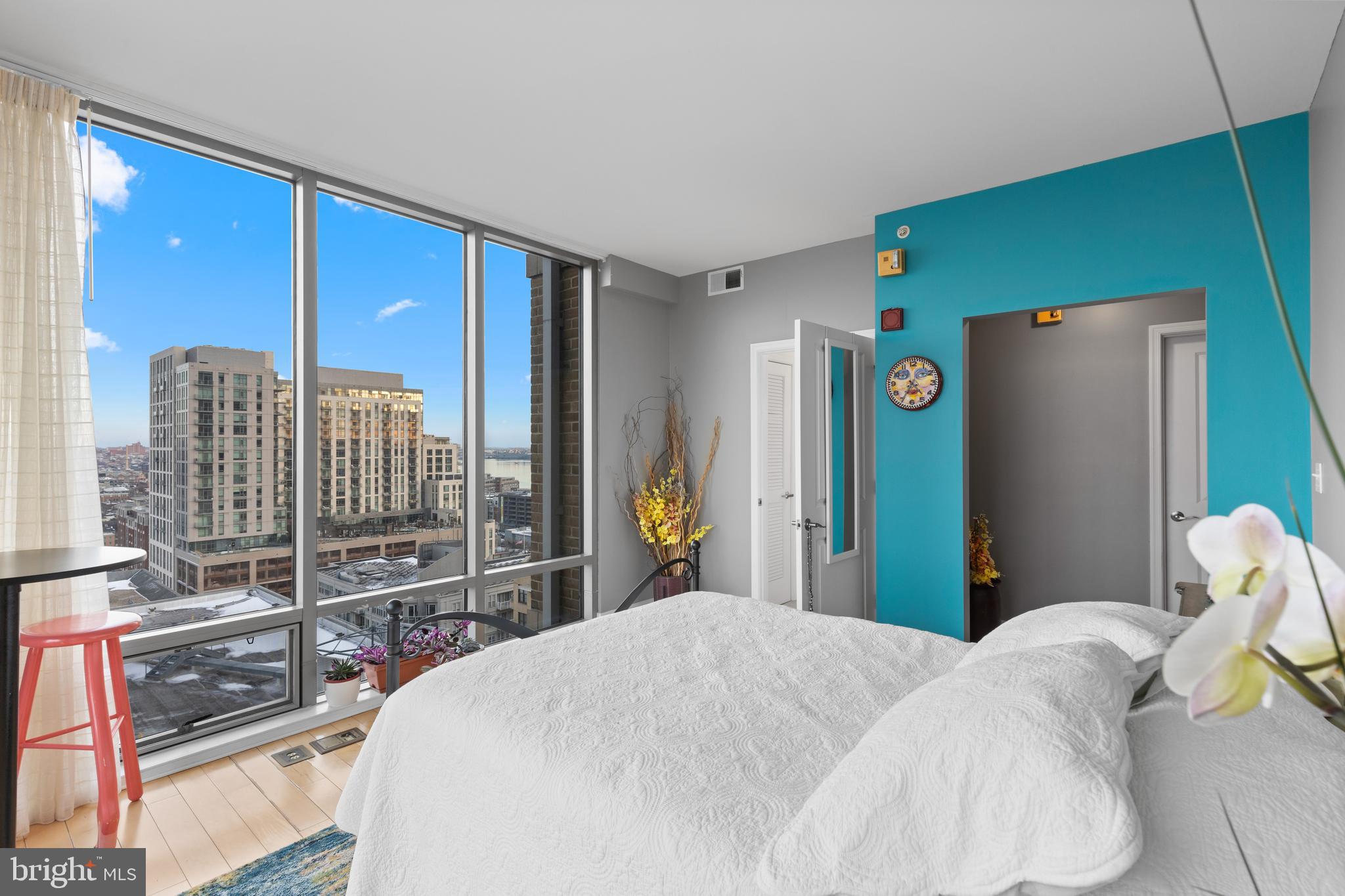 HARBOR EAST - Residential