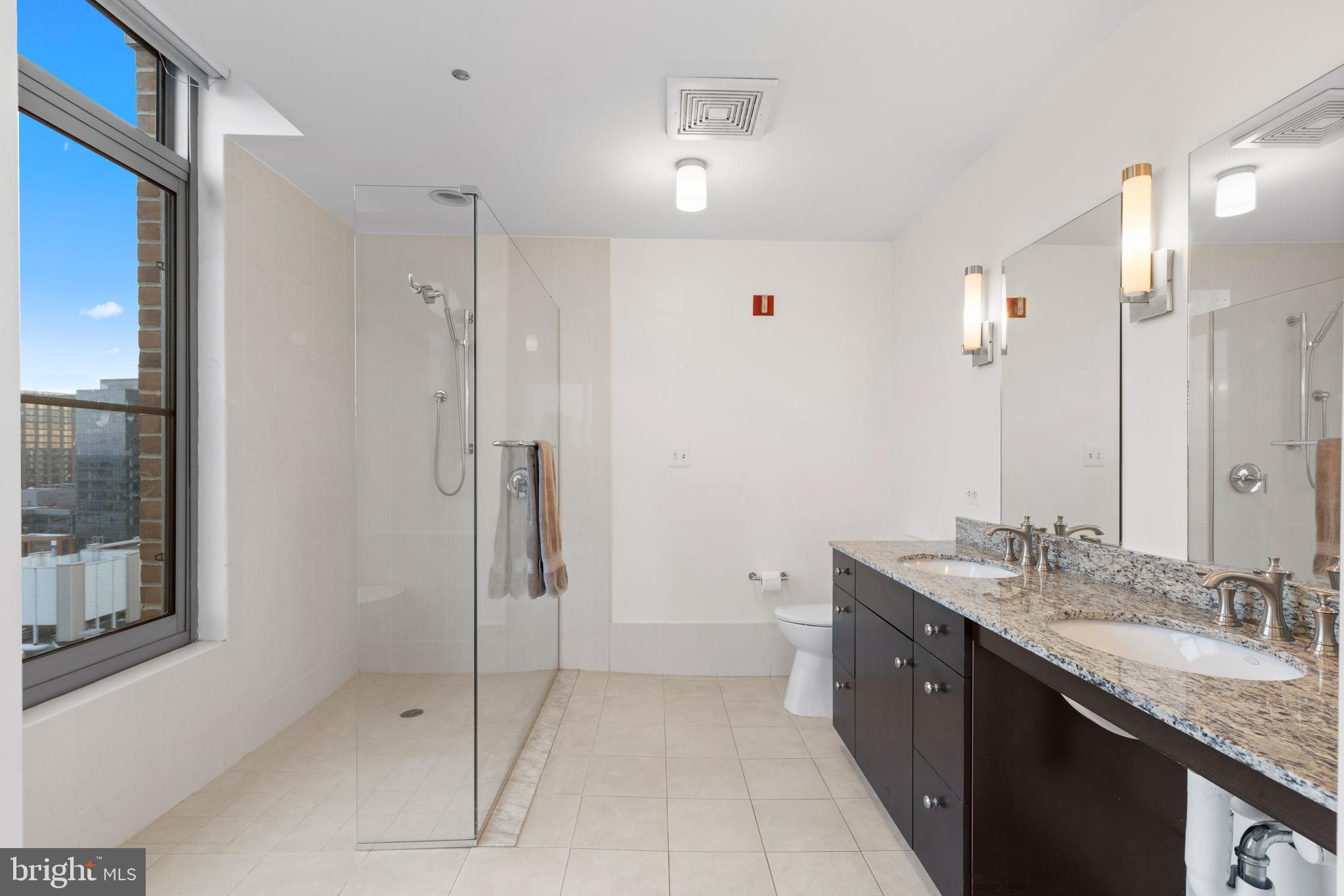 HARBOR EAST - Residential