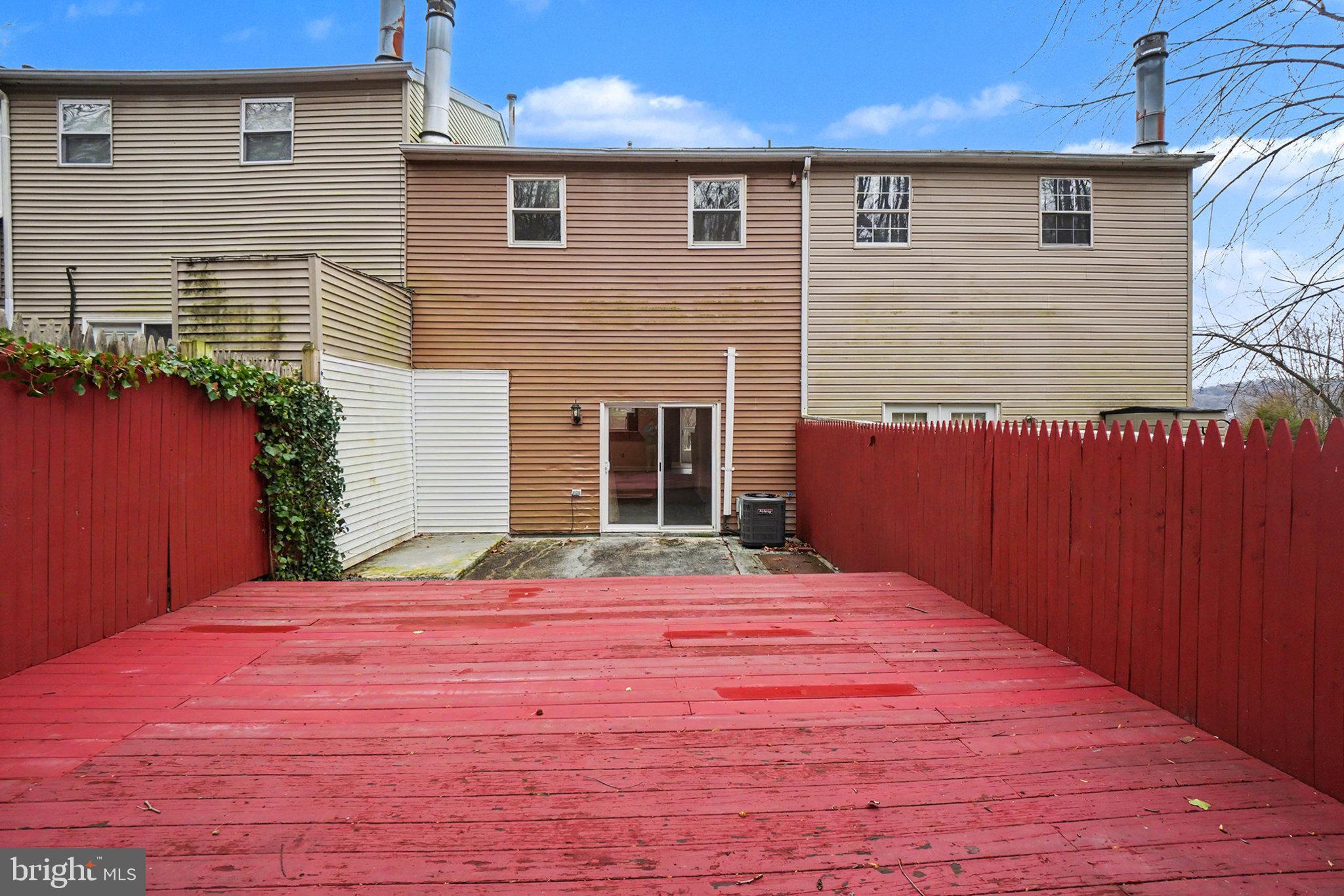 MOUNTAIN PARK - Residential Lease