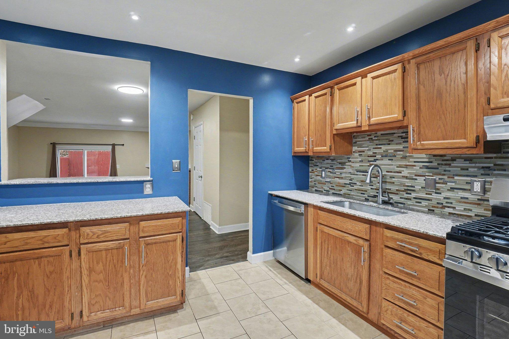 MOUNTAIN PARK - Residential Lease