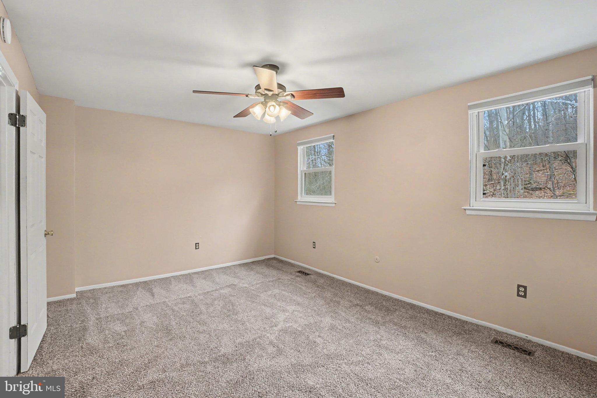 MOUNTAIN PARK - Residential Lease