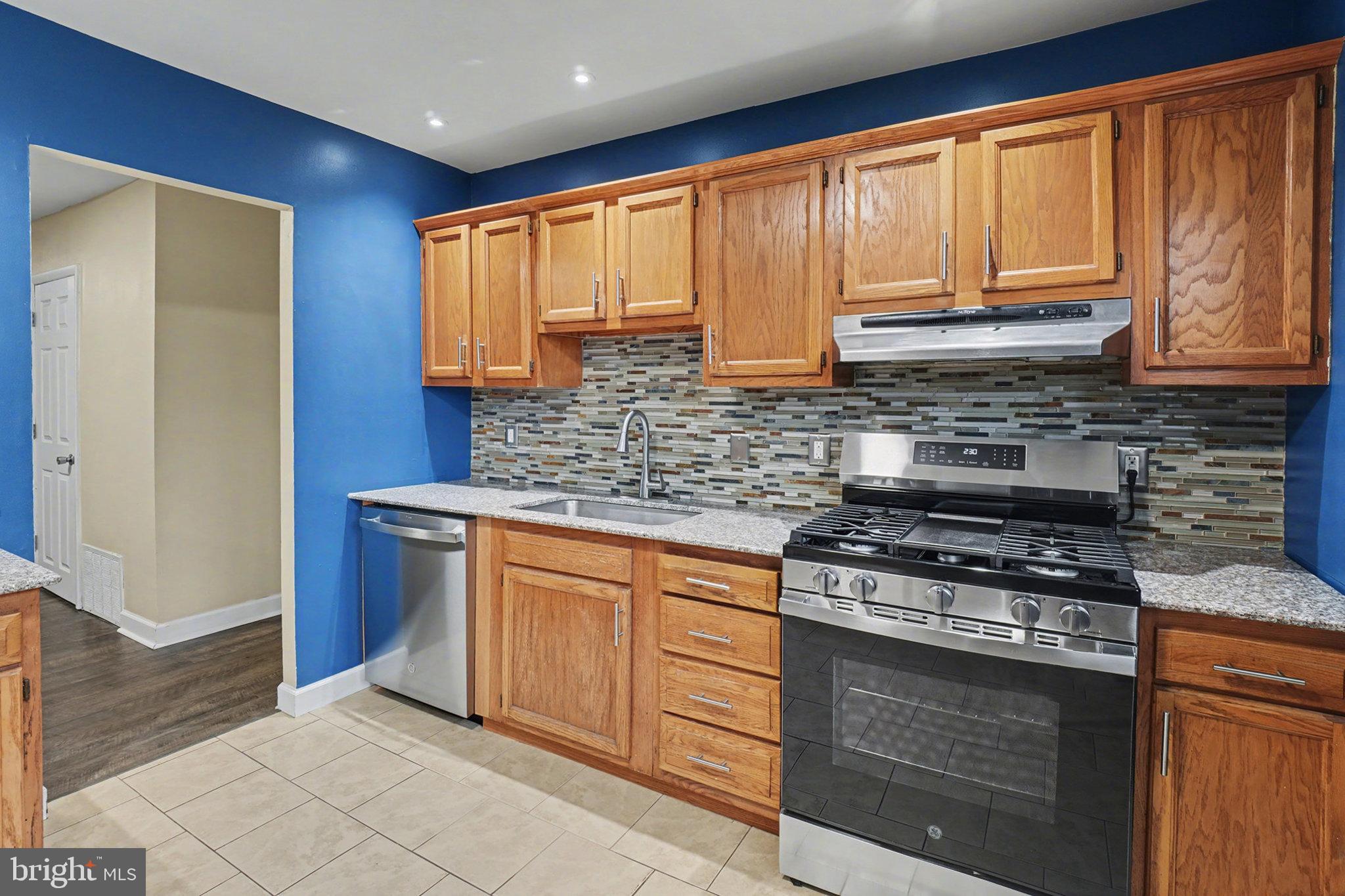 MOUNTAIN PARK - Residential Lease