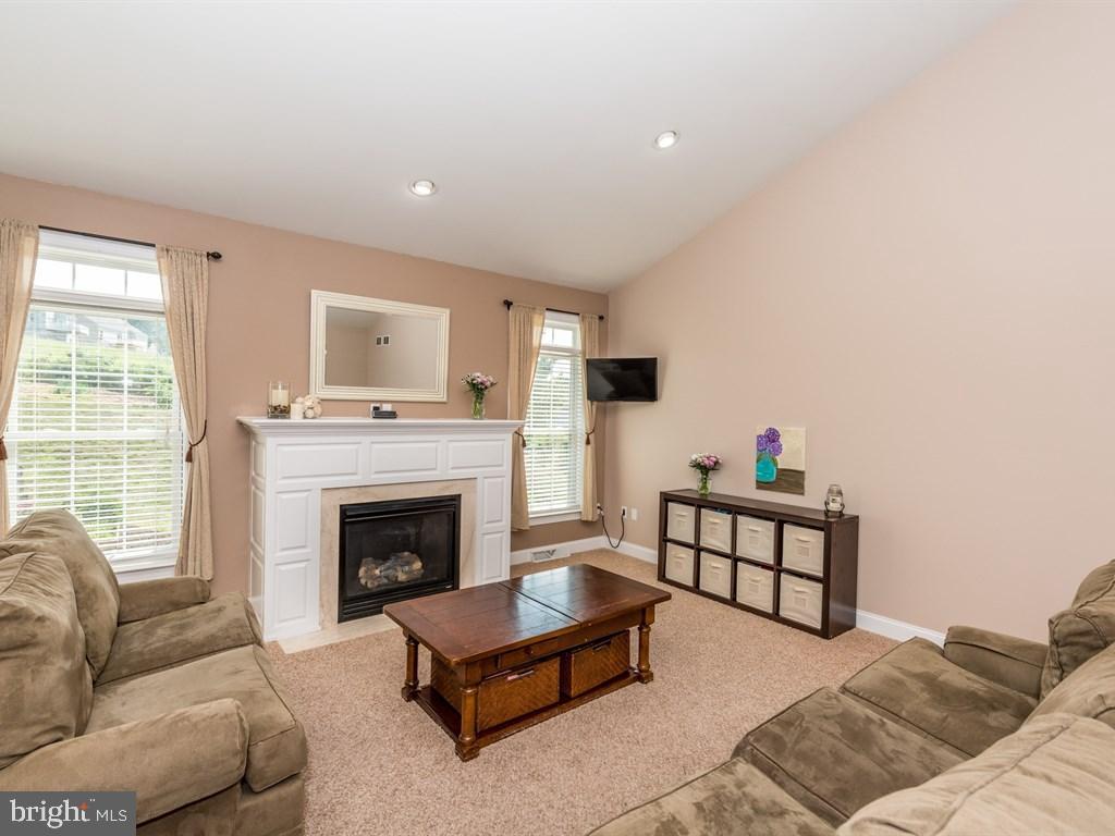 EAGLE VIEW - Residential