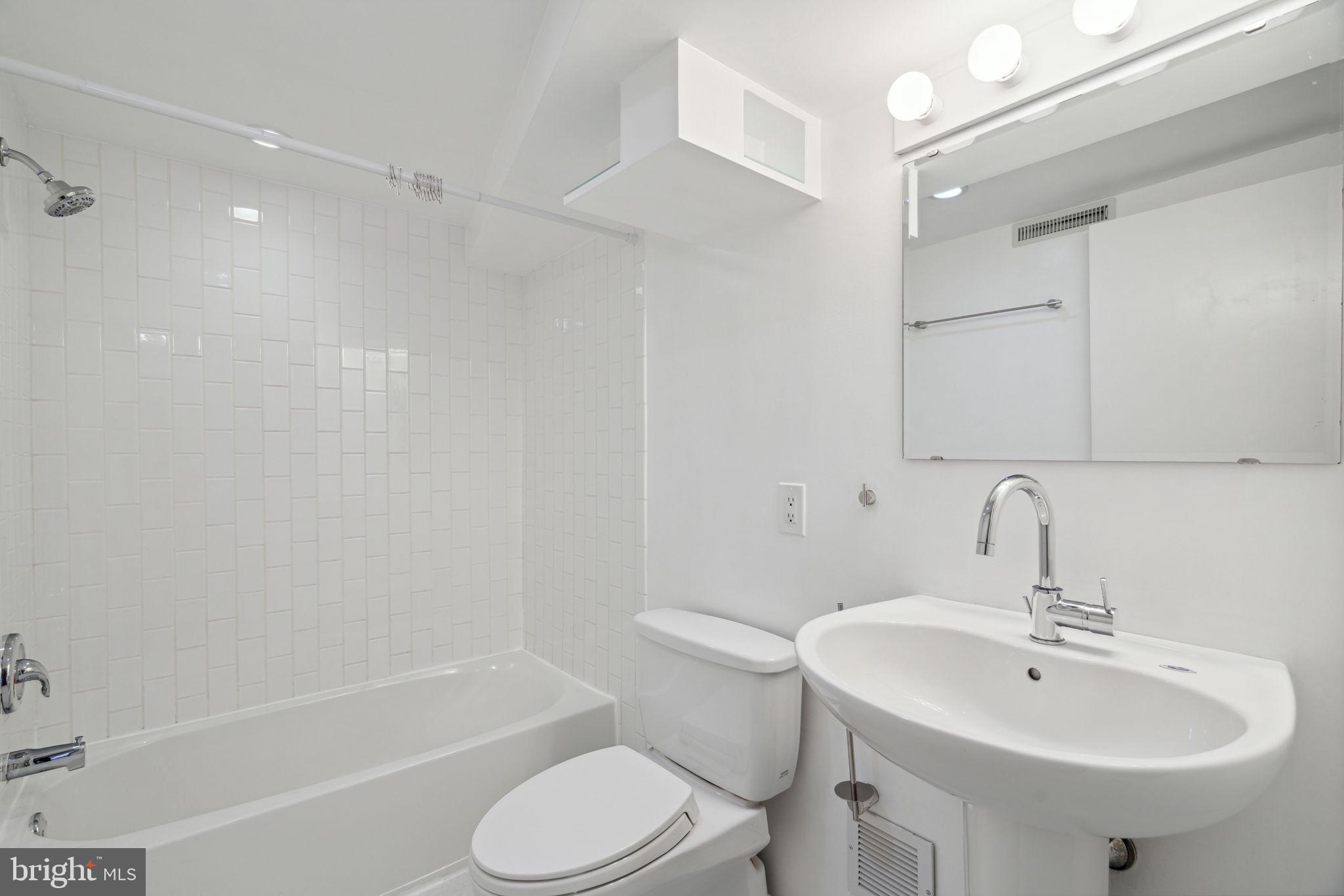 BELLA VISTA - Residential Lease