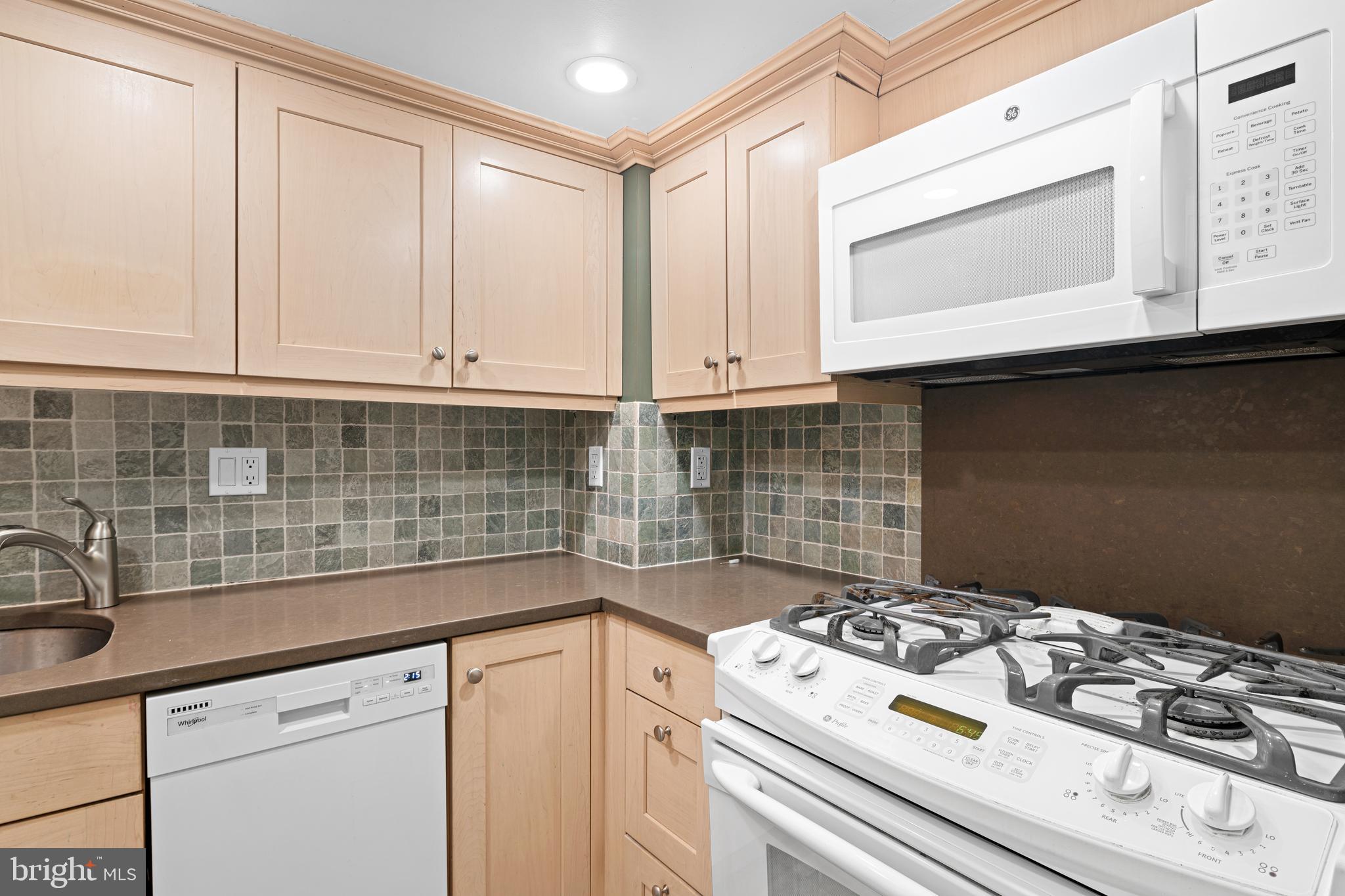 WASHINGTON SQ WEST - Residential