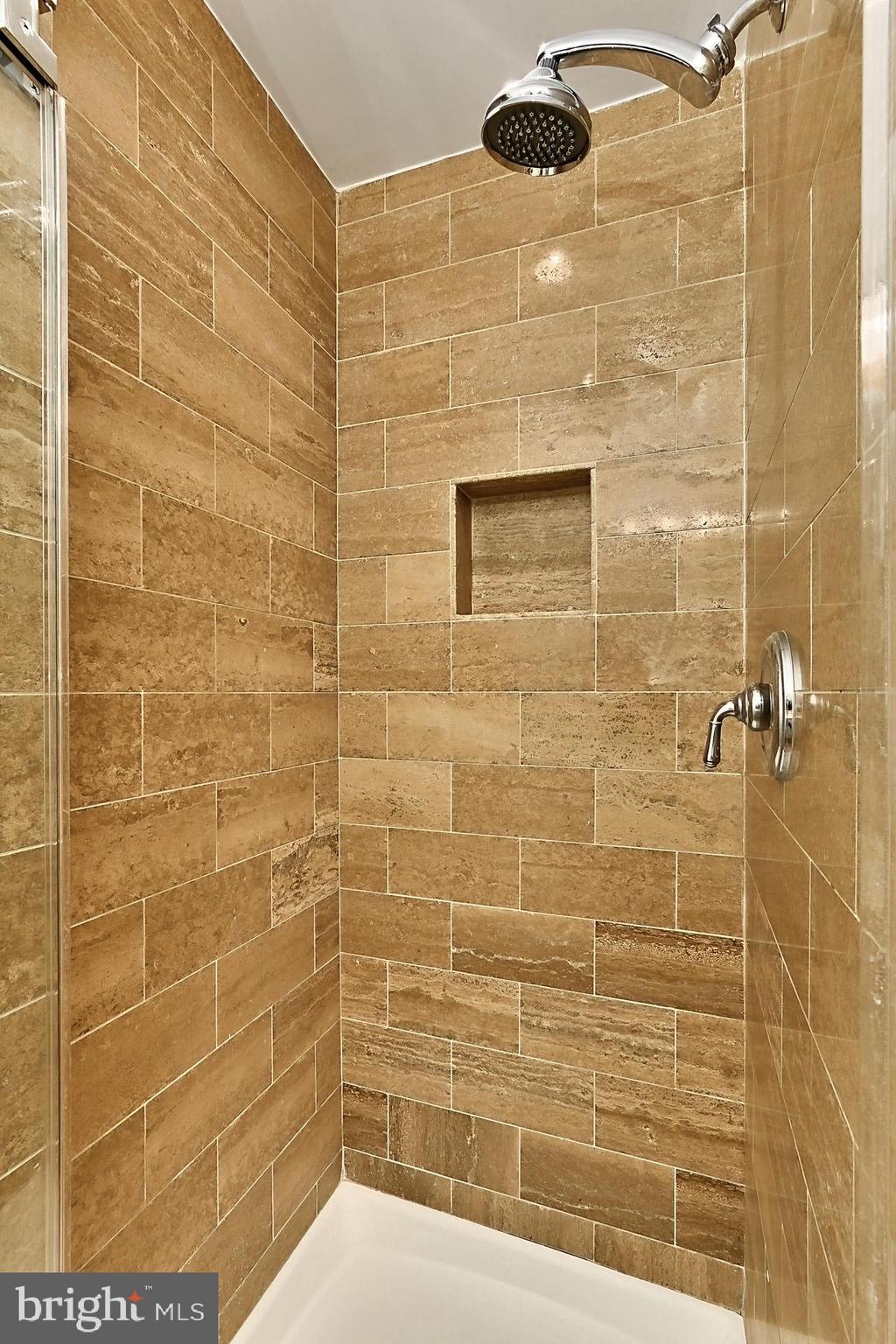 LEE HEIGHTS - Residential