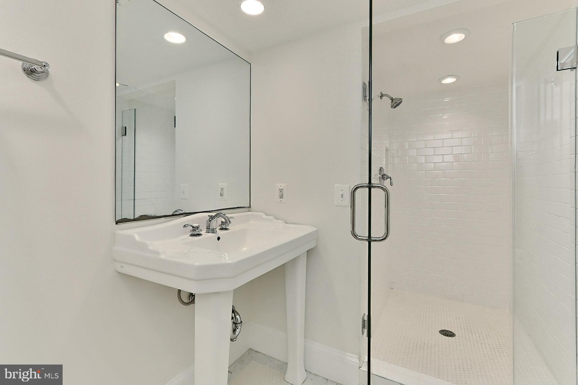 LEE HEIGHTS - Residential