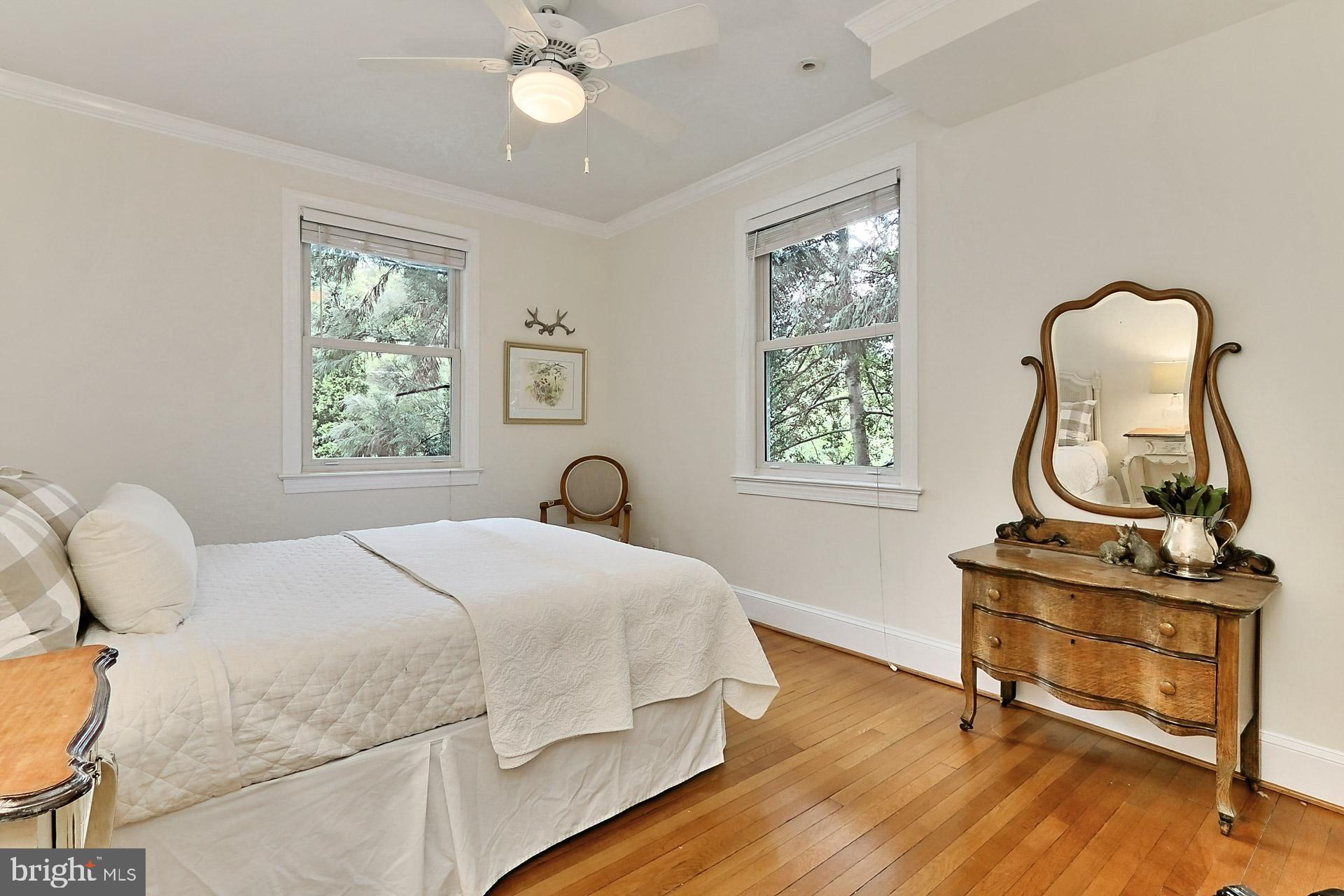 LEE HEIGHTS - Residential