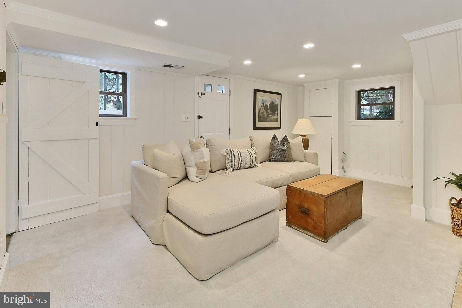 LEE HEIGHTS - Residential