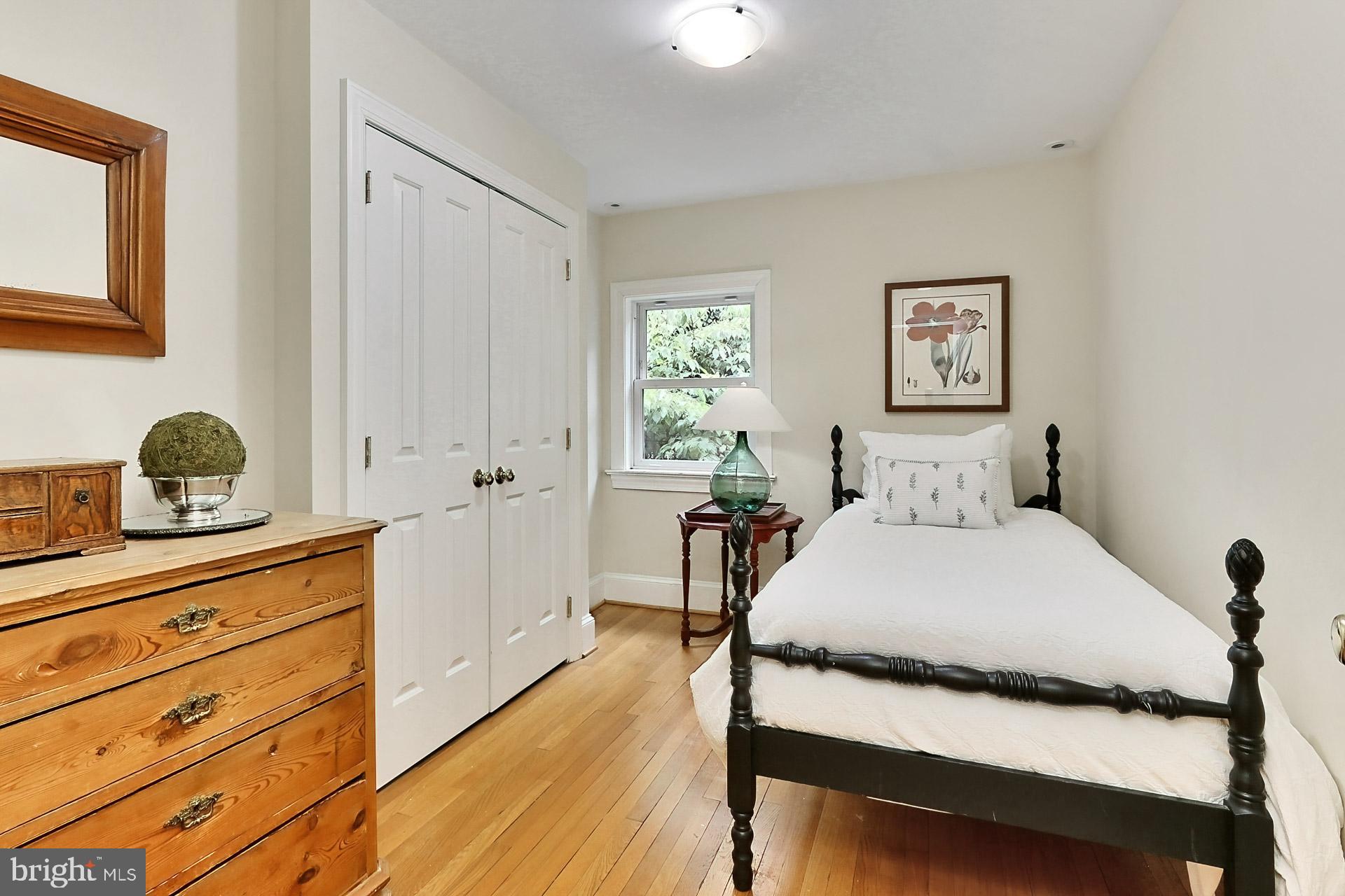 LEE HEIGHTS - Residential