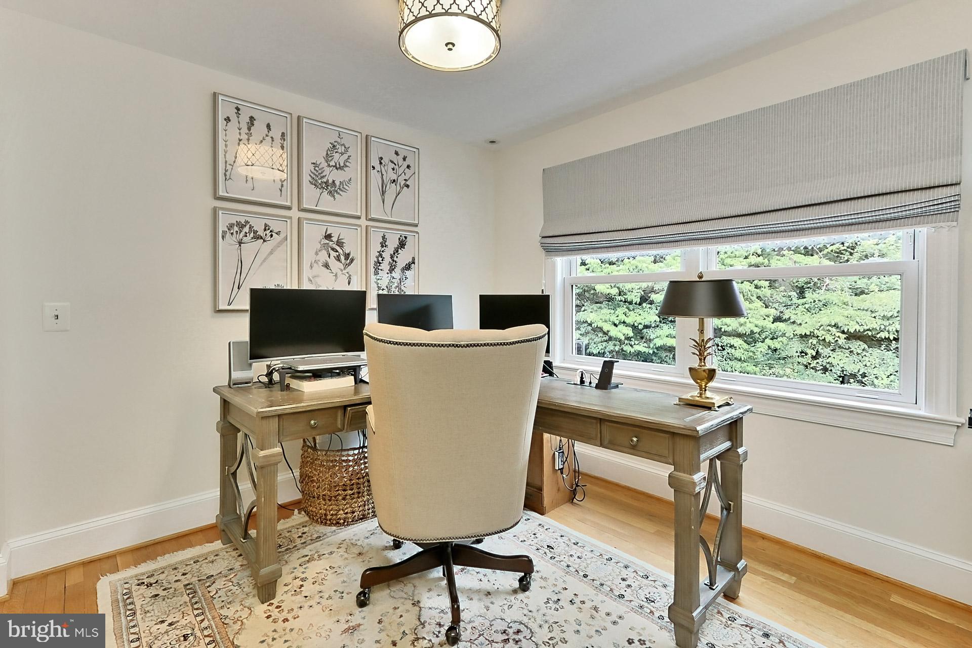 LEE HEIGHTS - Residential