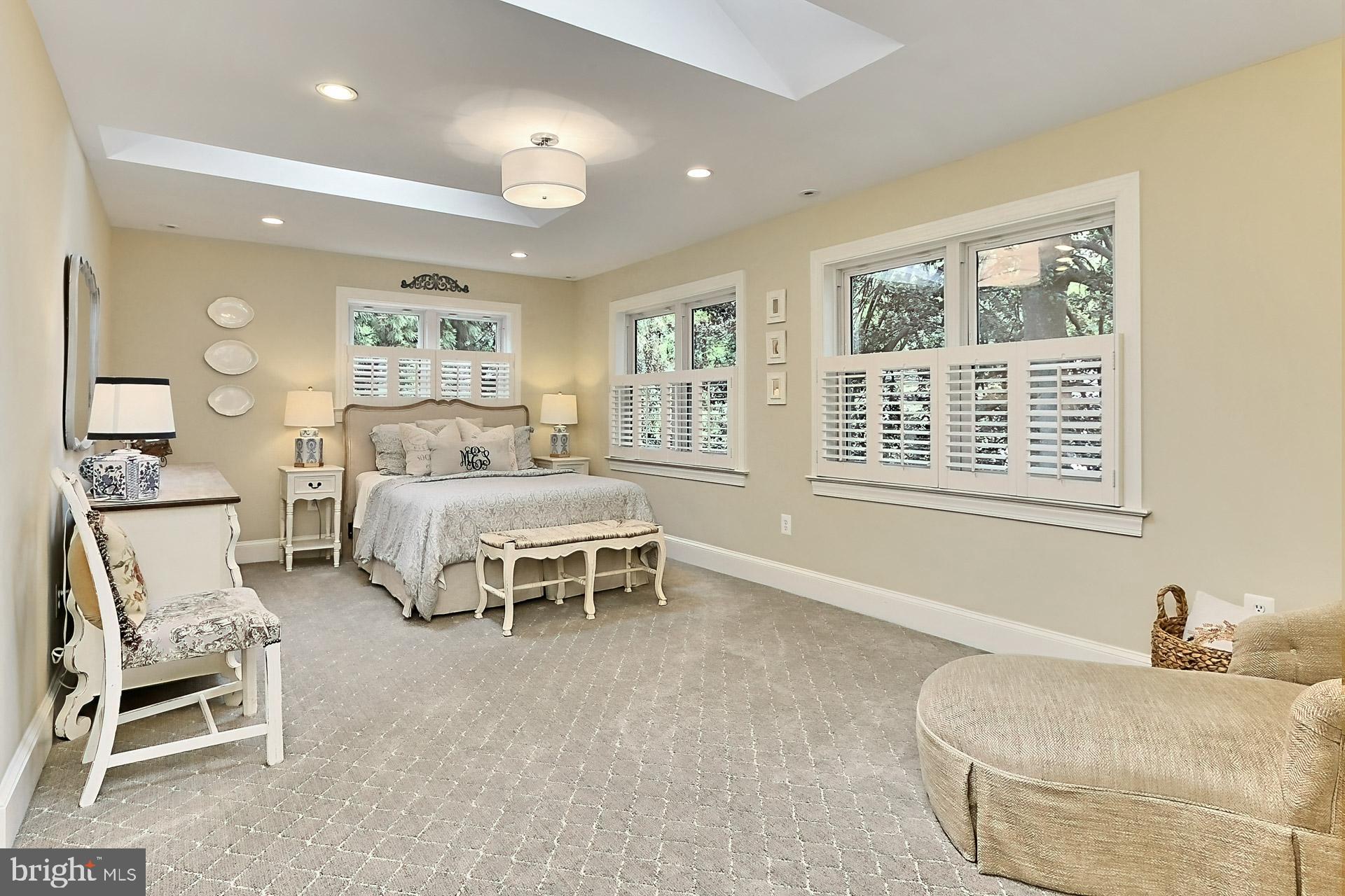 LEE HEIGHTS - Residential