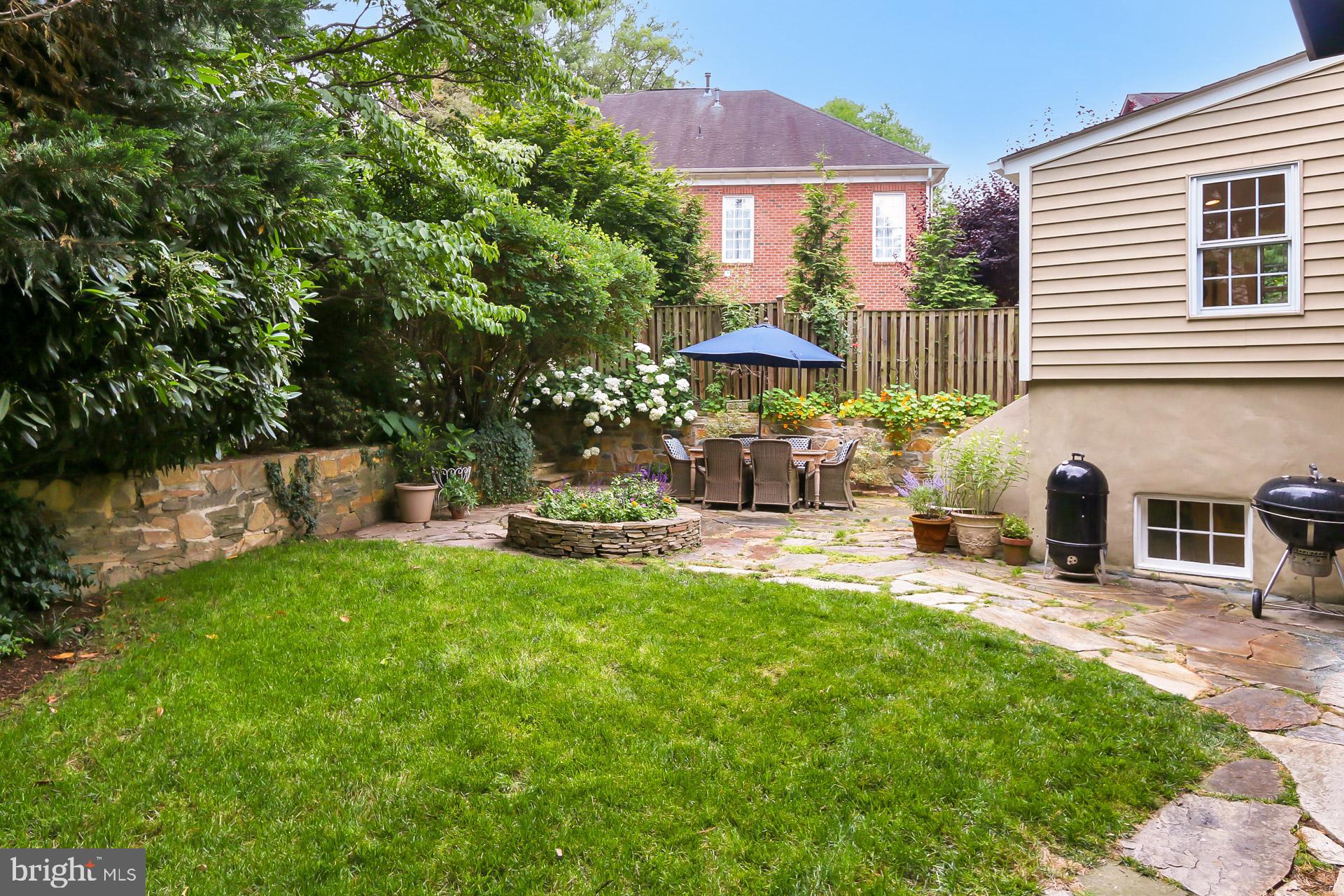 LEE HEIGHTS - Residential