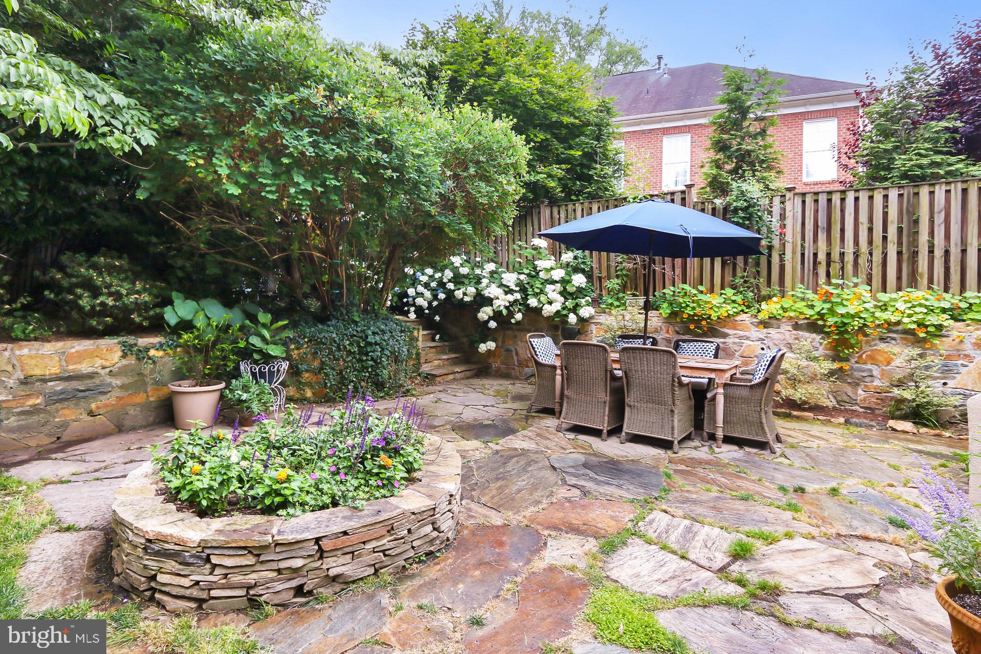 LEE HEIGHTS - Residential