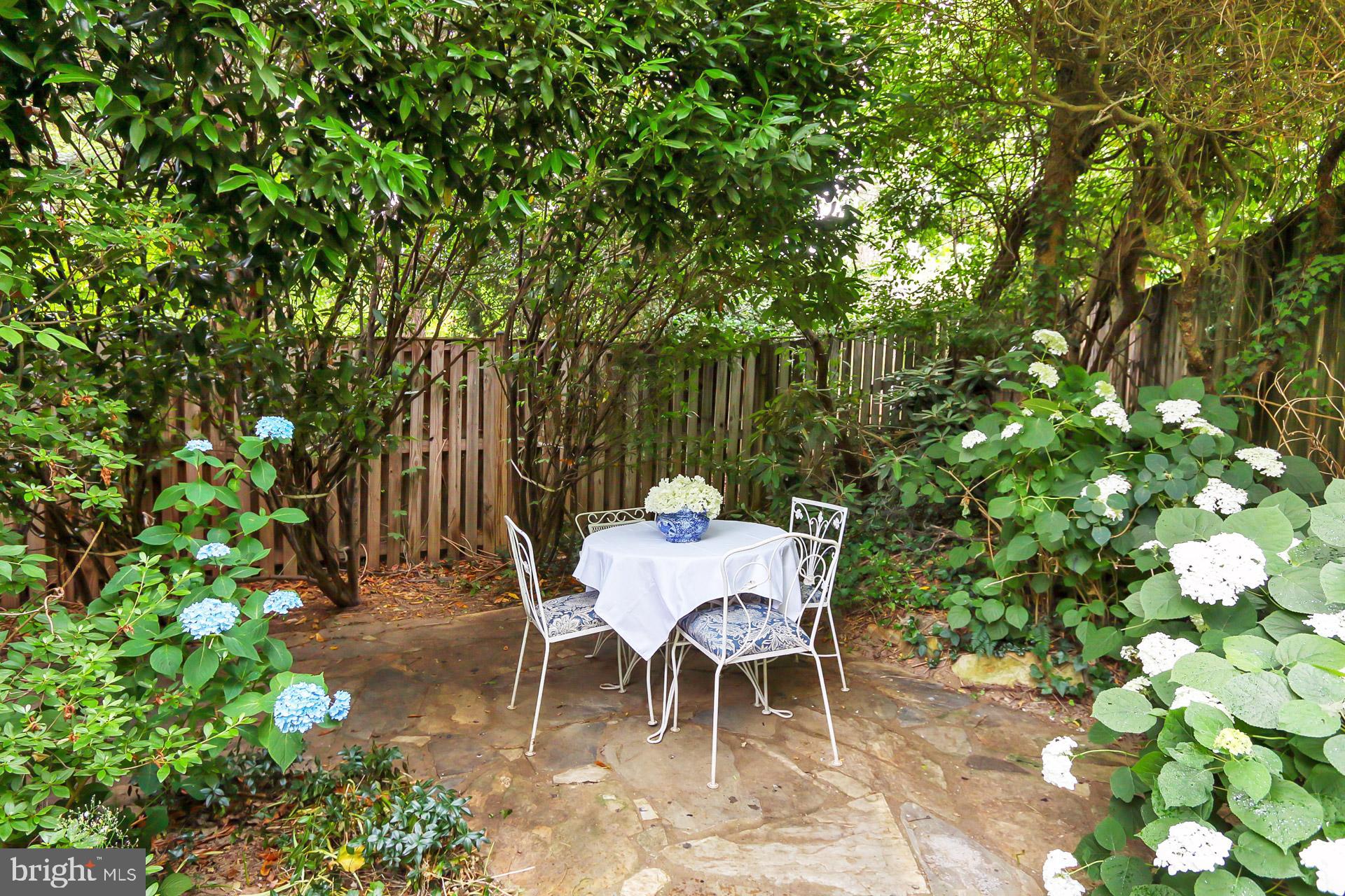 LEE HEIGHTS - Residential