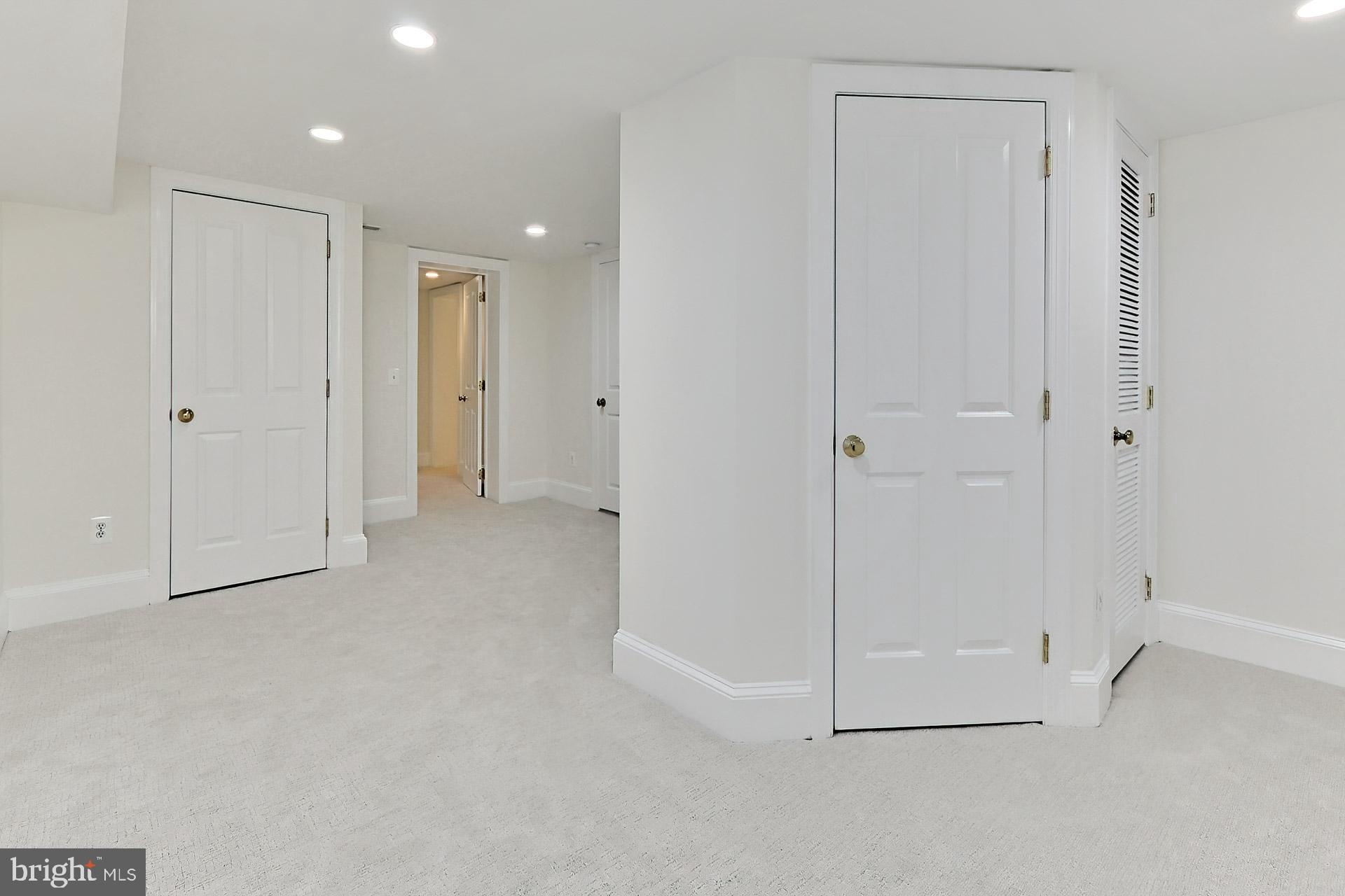 LEE HEIGHTS - Residential