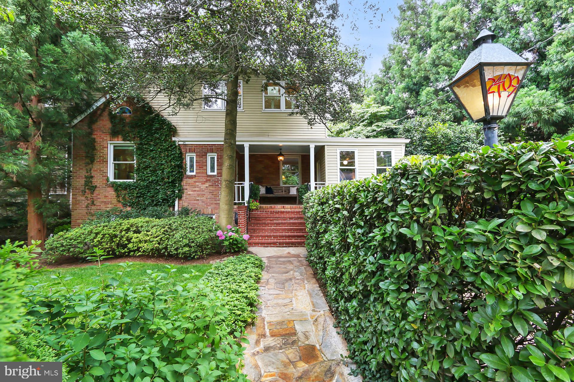 LEE HEIGHTS - Residential