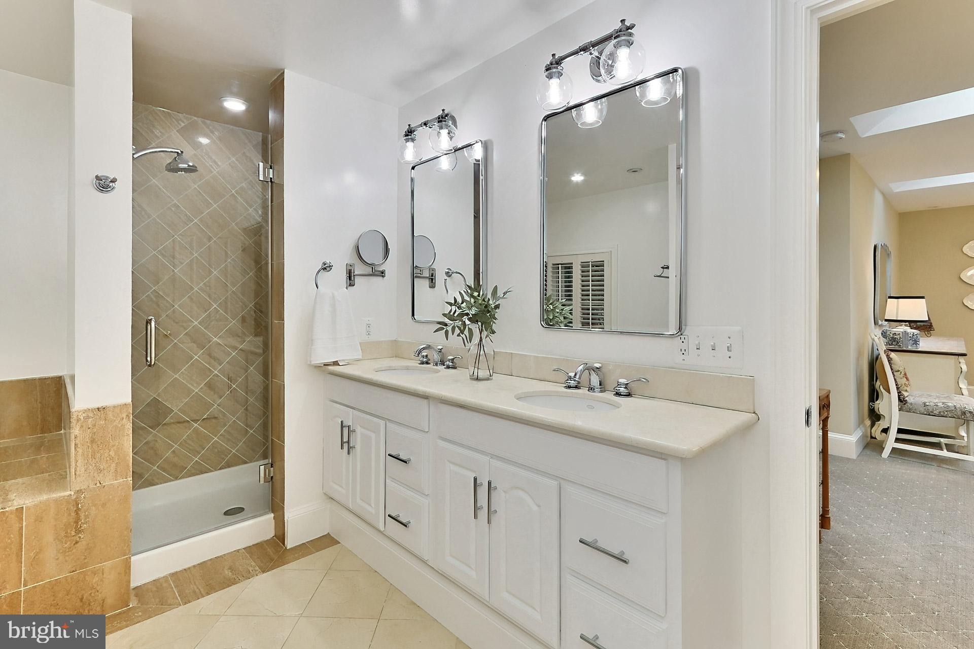 LEE HEIGHTS - Residential