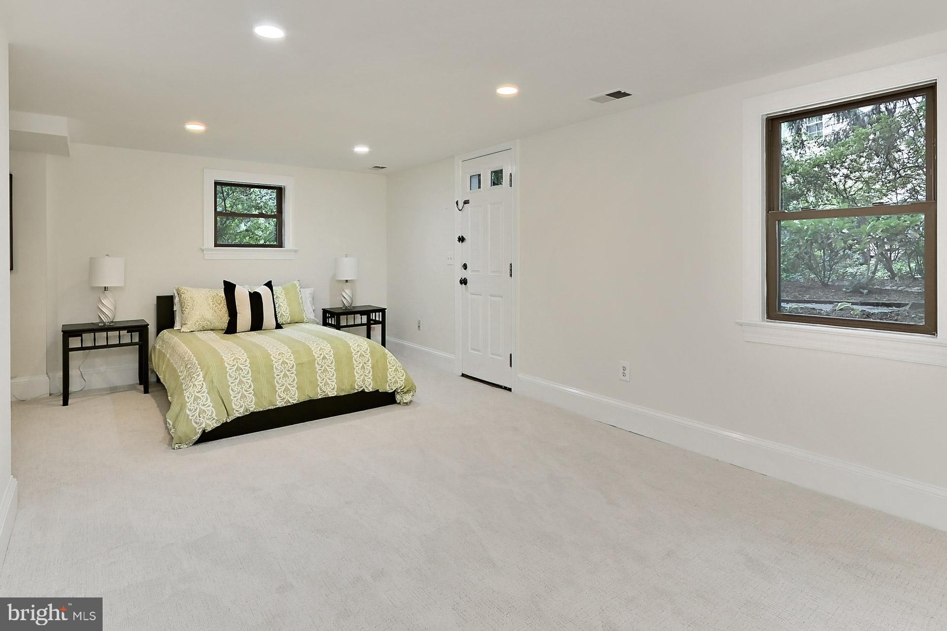 LEE HEIGHTS - Residential