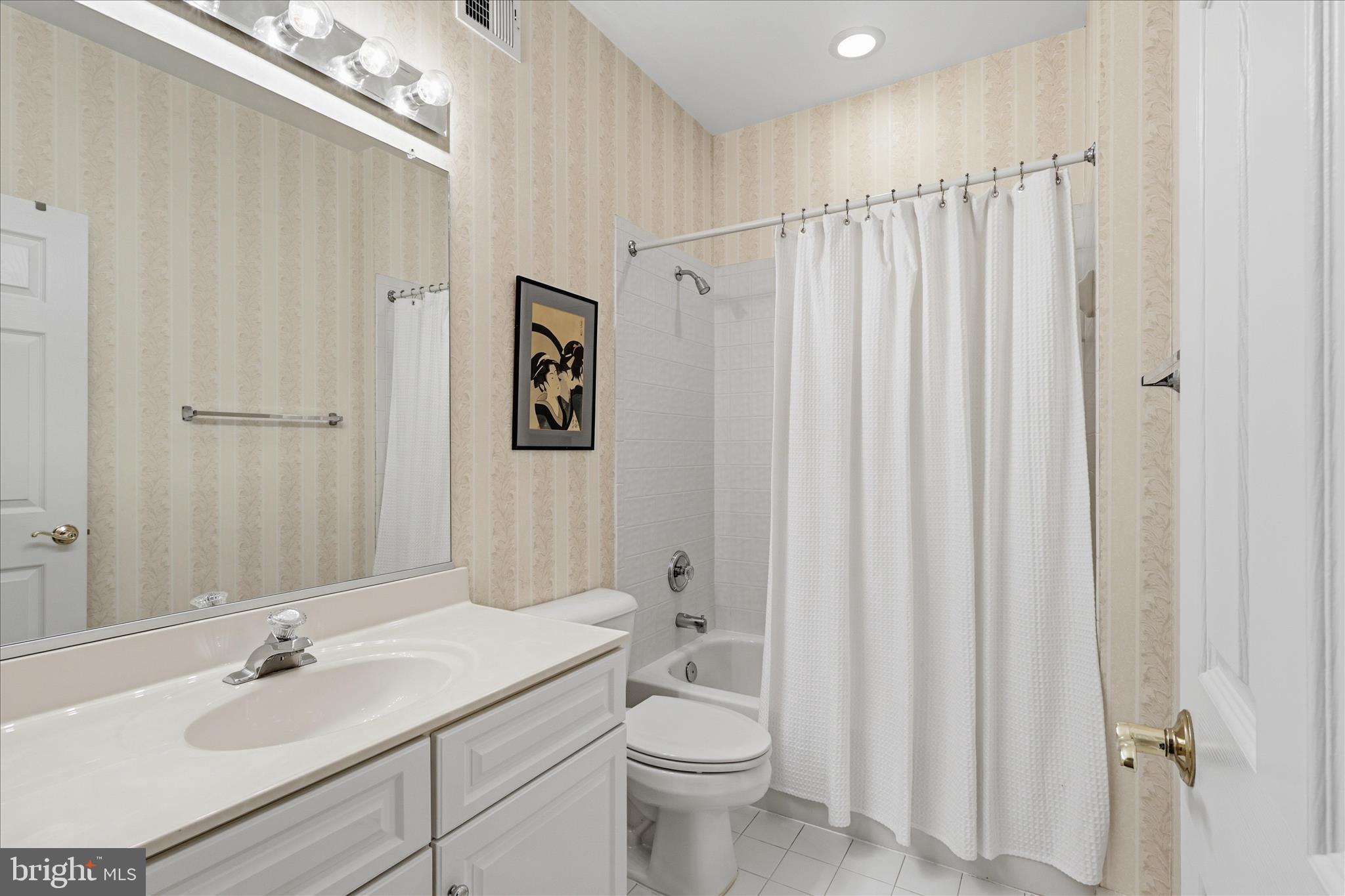 WENDOVER OAKS - Residential