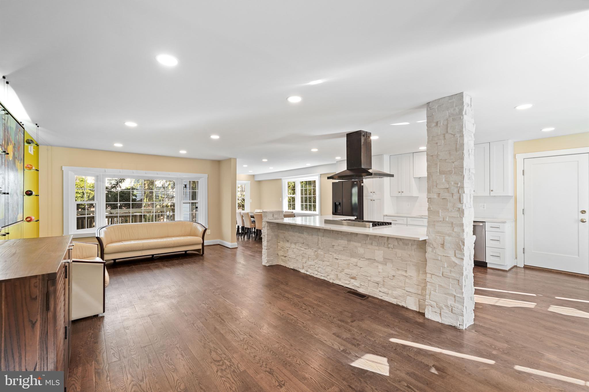 4403 WAKEFIELD DRIVE