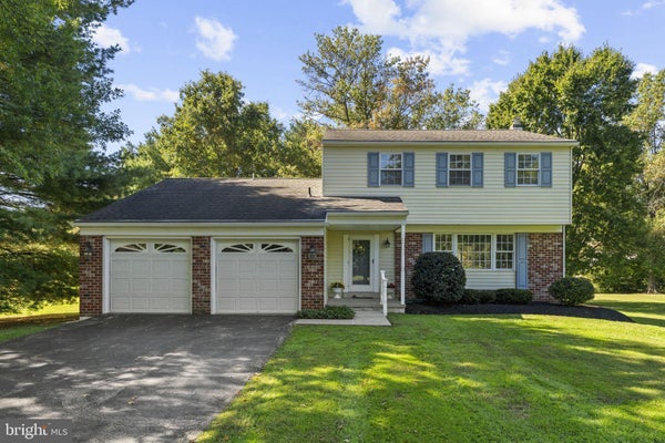 869 LAUREL LN, HARLEYSVILLE, PA 19438 - Image 4fcdf73993a9e38b2ef6f6cb3a12a7c2/2346854208