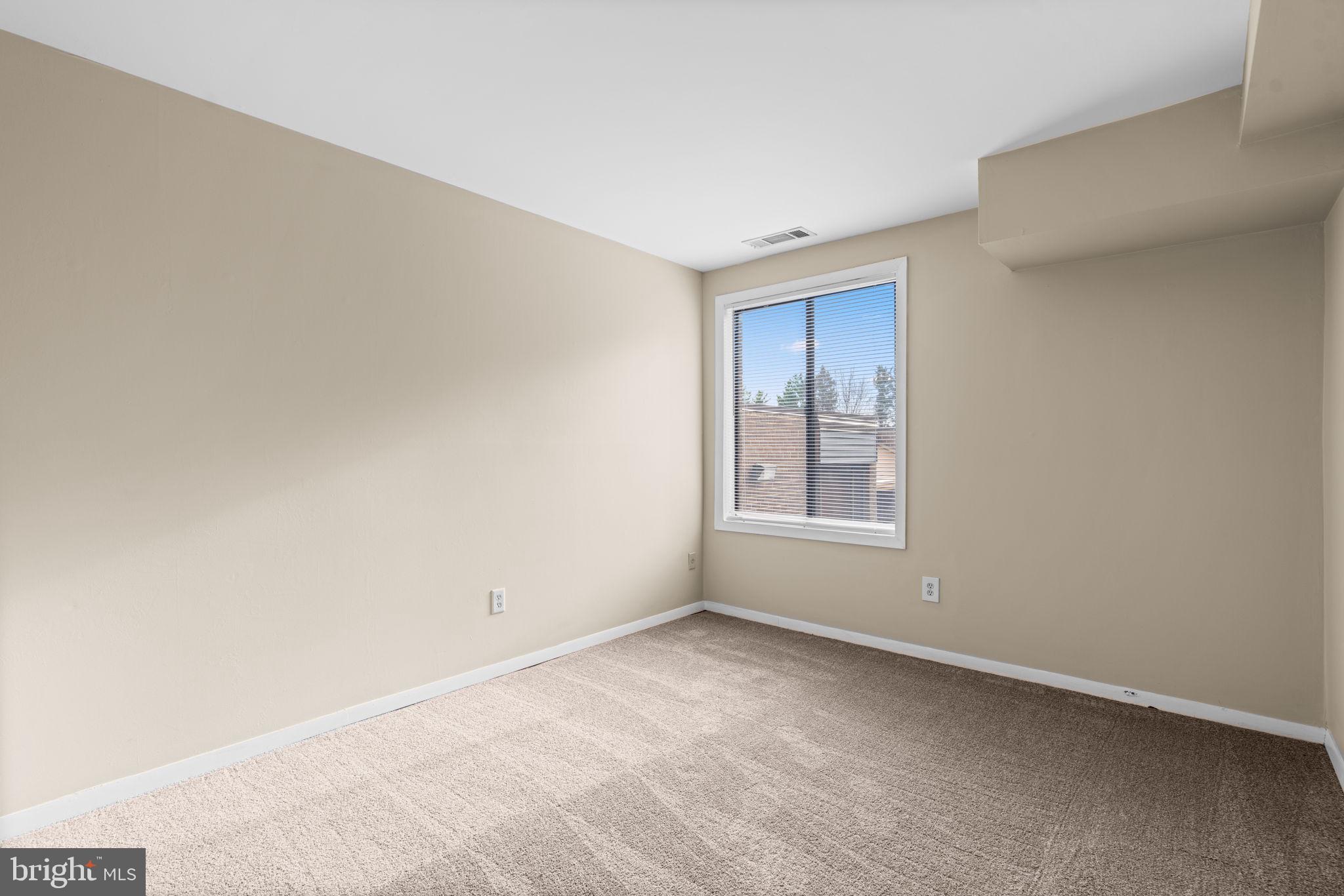 LONG REACH - Residential