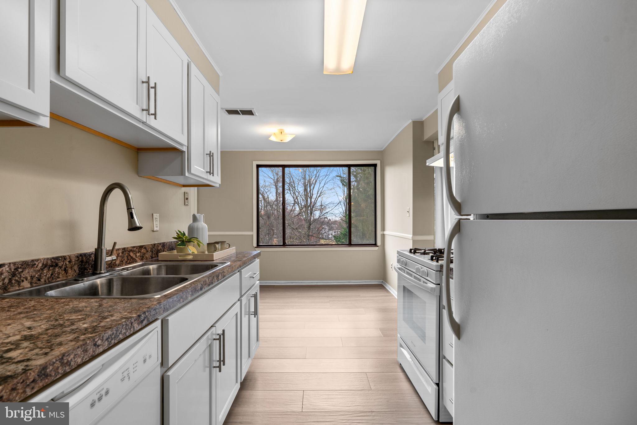 LONG REACH - Residential