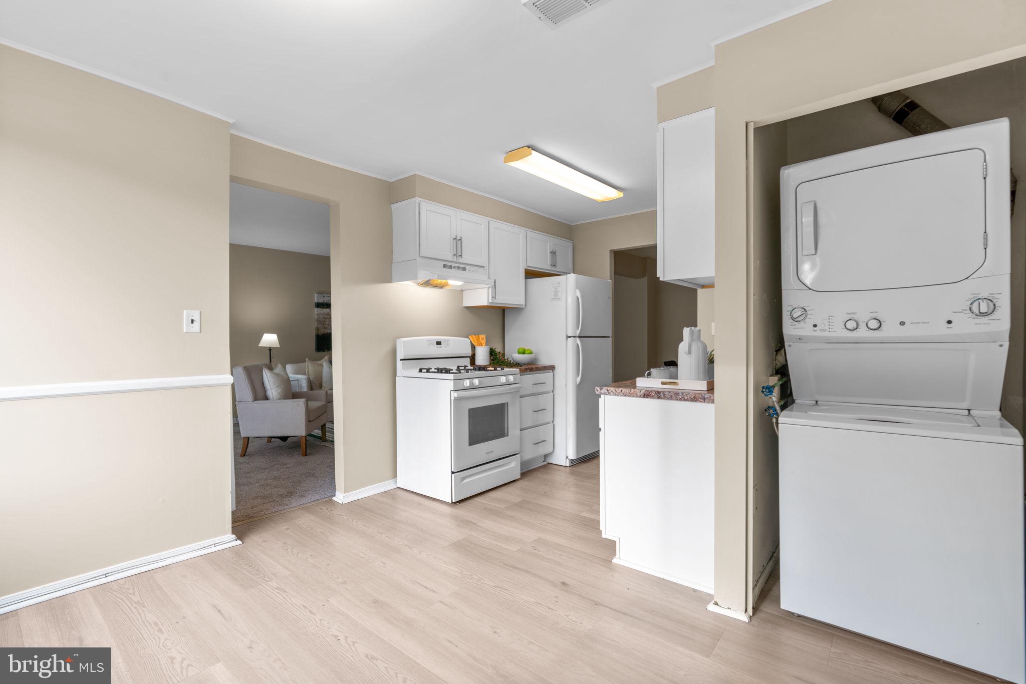 LONG REACH - Residential