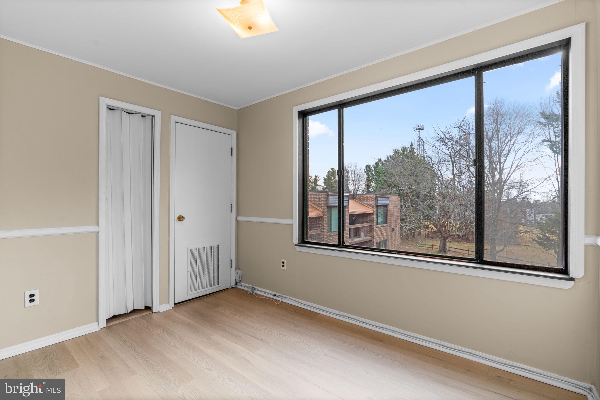 LONG REACH - Residential