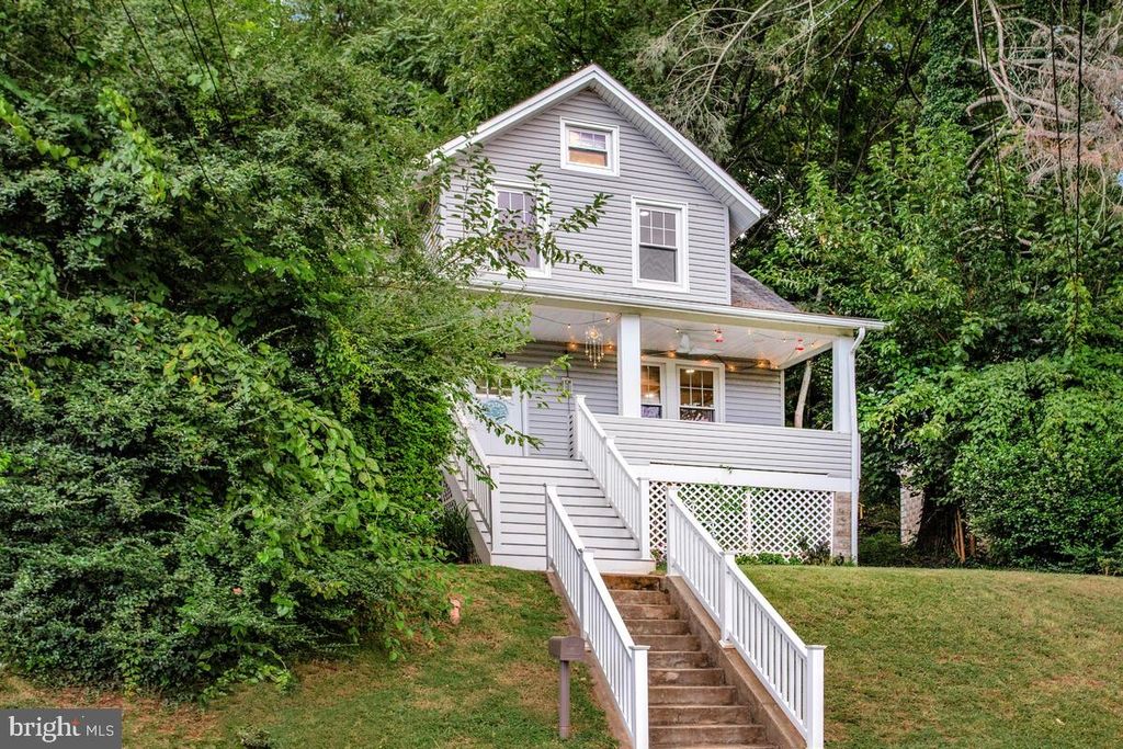 Photo of 6204 Everall Avenue, BALTIMORE, MD 21206 (MLS # MDBA2200160)