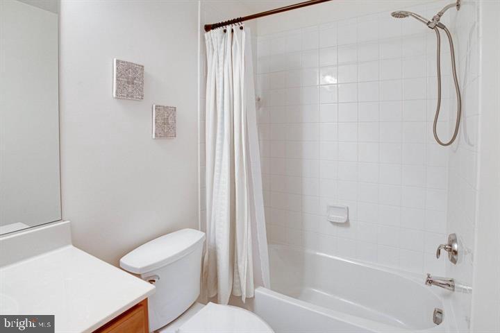 BRADLEY SQUARE - Residential Lease