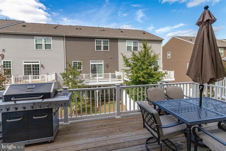 BRADLEY SQUARE - Residential Lease