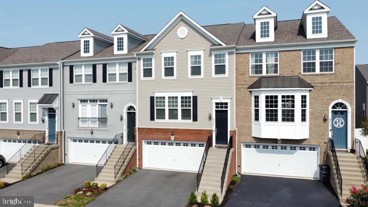 BRADLEY SQUARE - Residential Lease