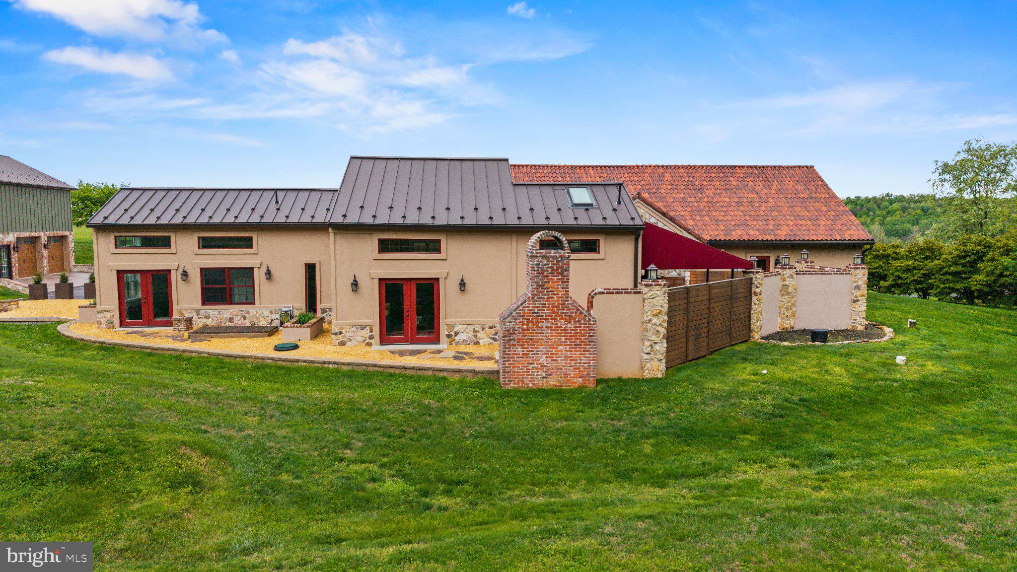 LAUXMONT FARMS - Residential