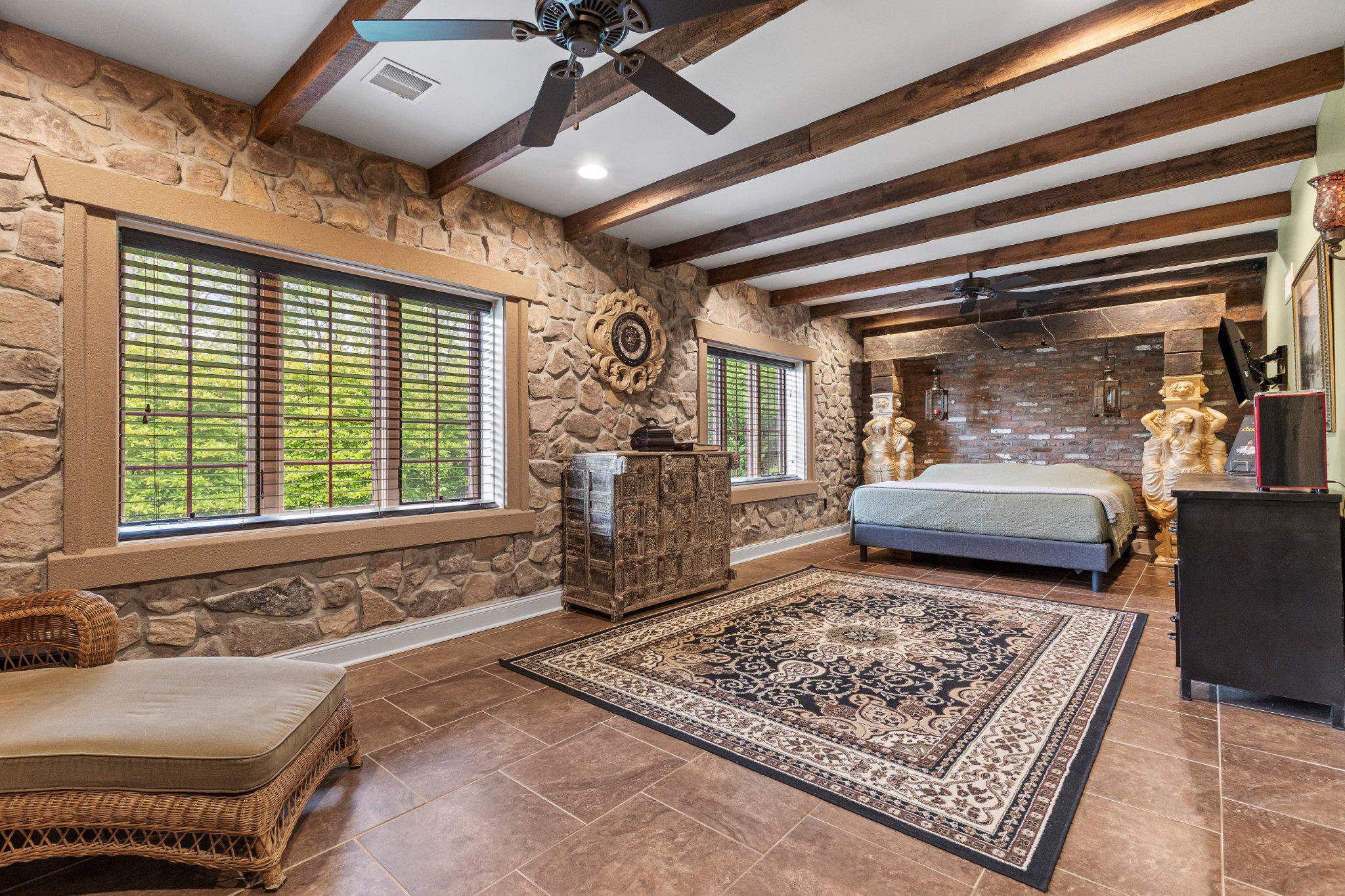 LAUXMONT FARMS - Residential