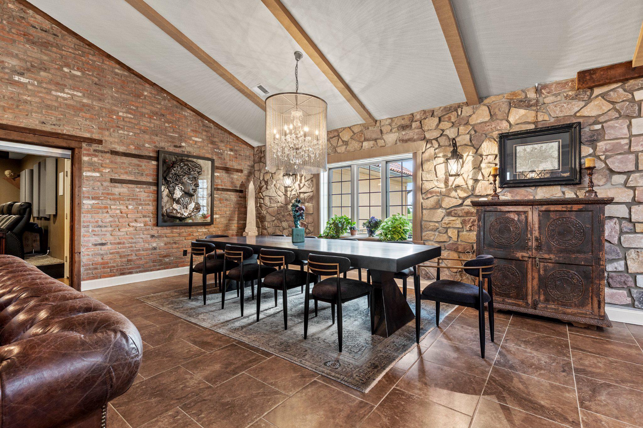 LAUXMONT FARMS - Residential
