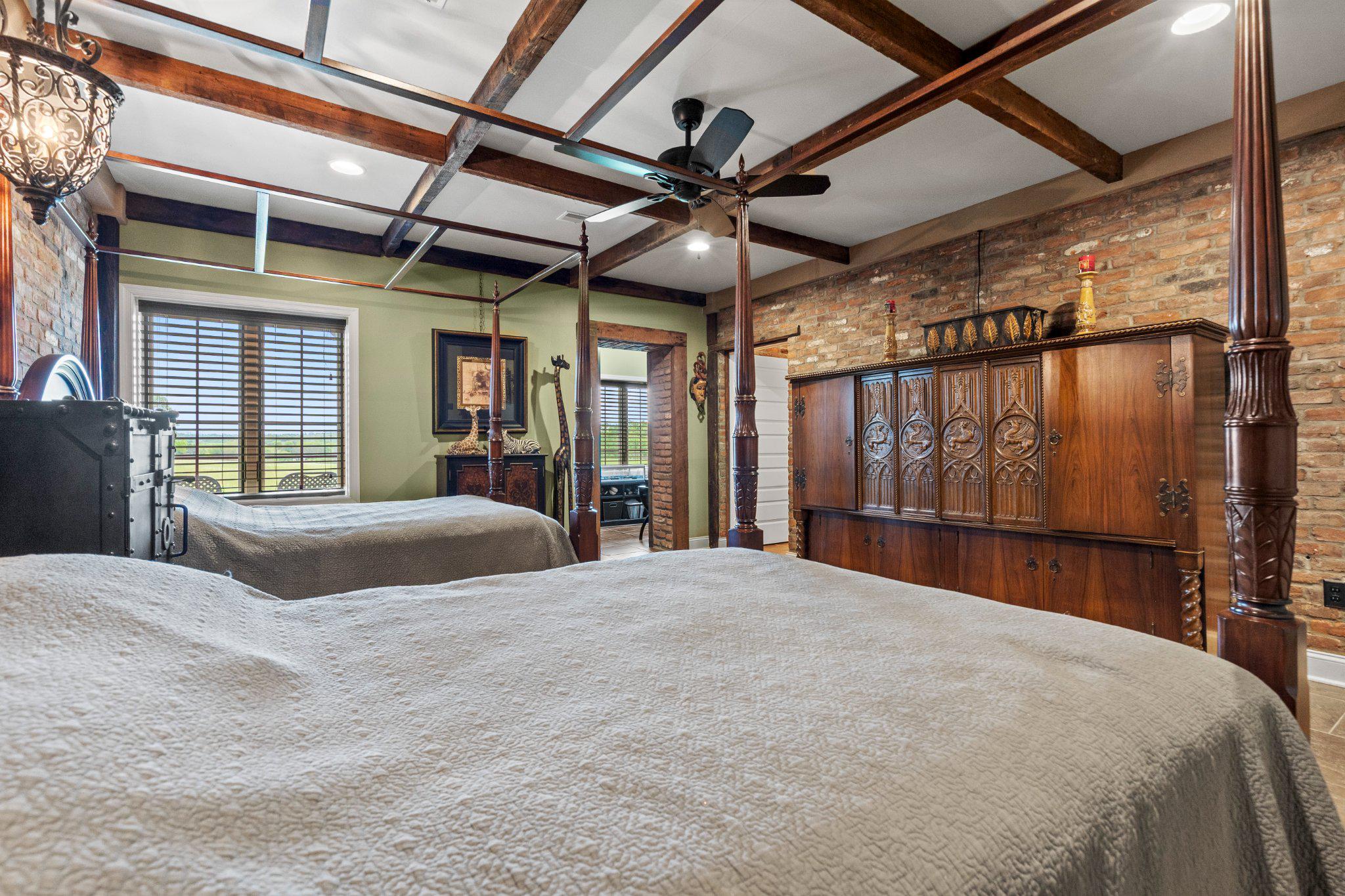 LAUXMONT FARMS - Residential