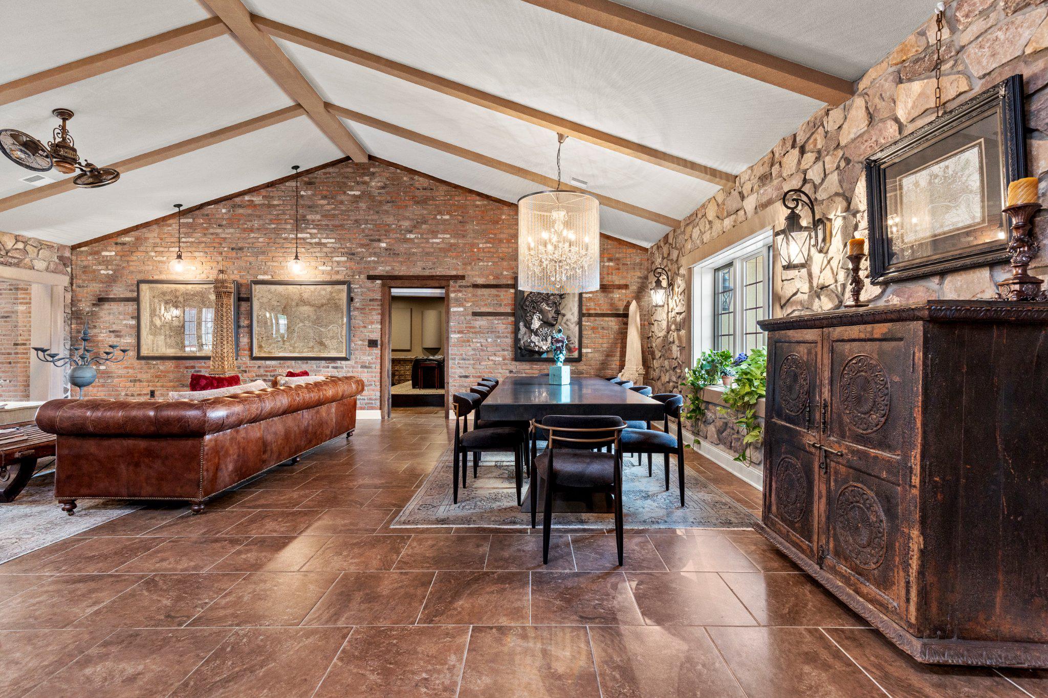LAUXMONT FARMS - Residential