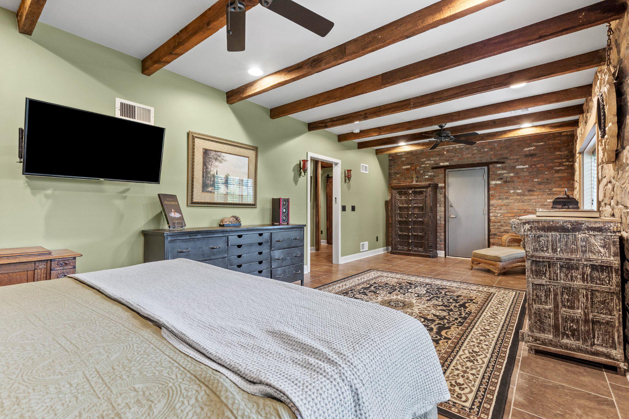 LAUXMONT FARMS - Residential