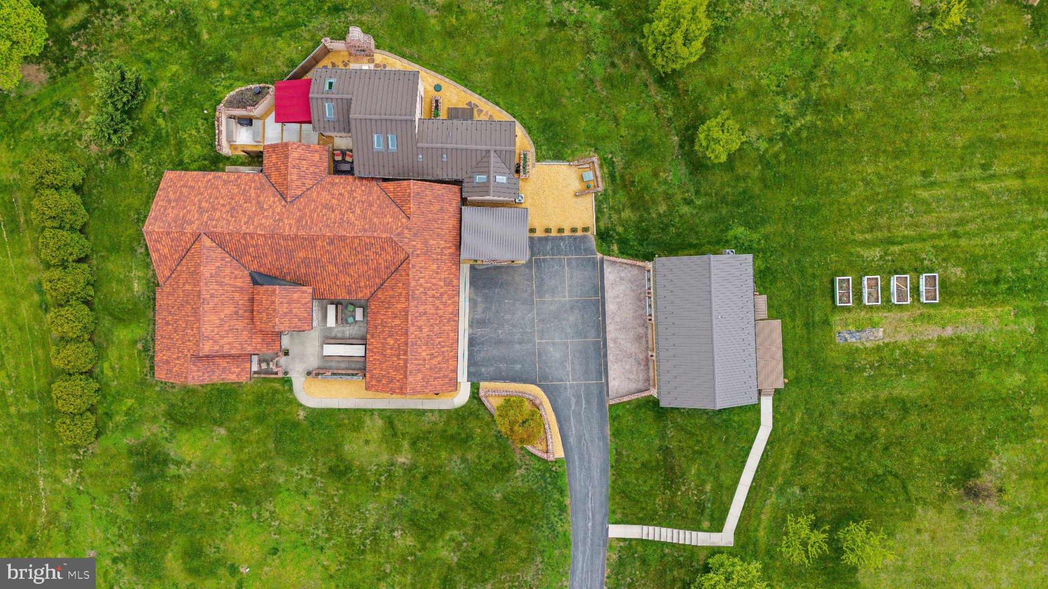 LAUXMONT FARMS - Residential