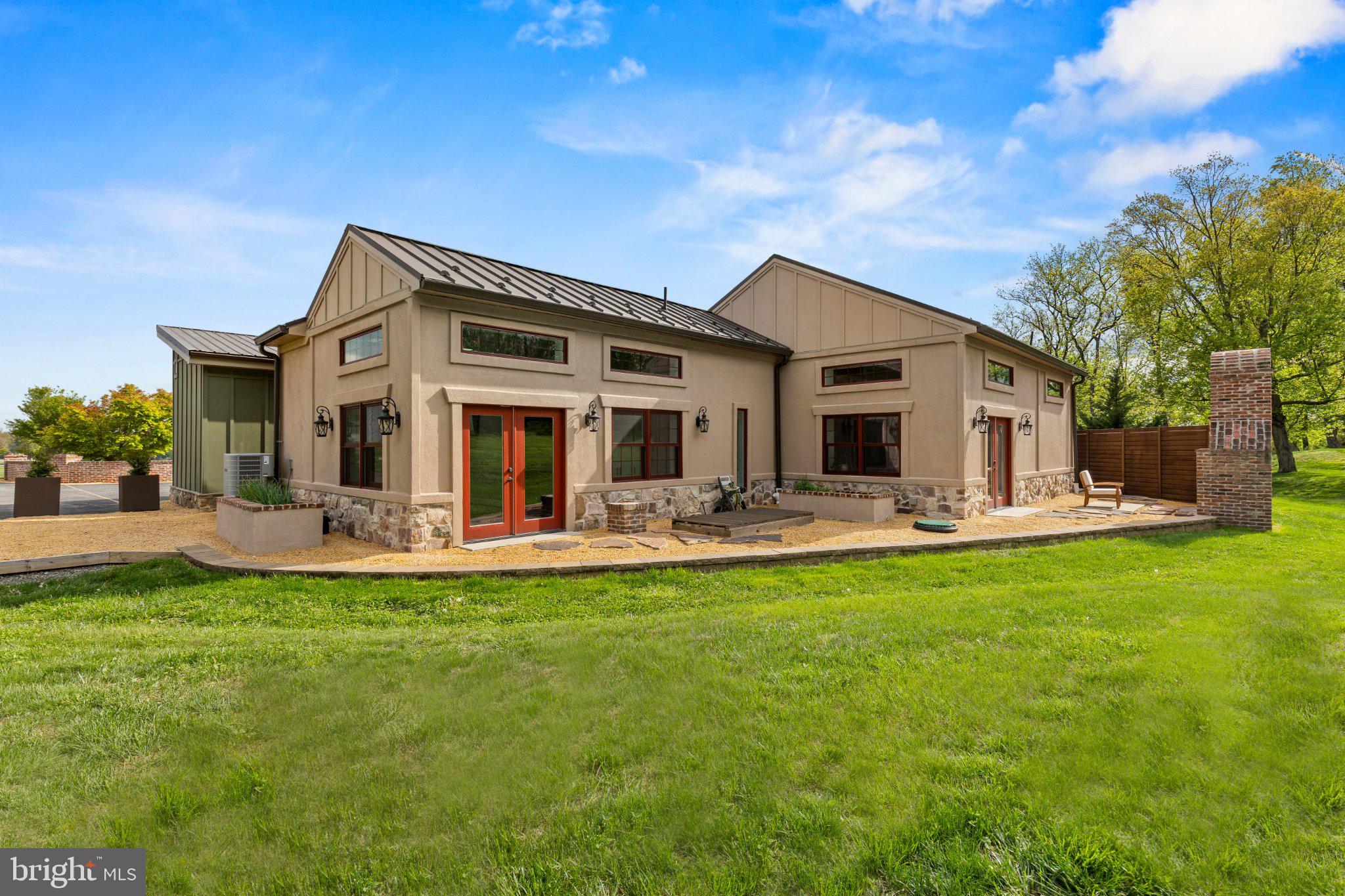 LAUXMONT FARMS - Residential