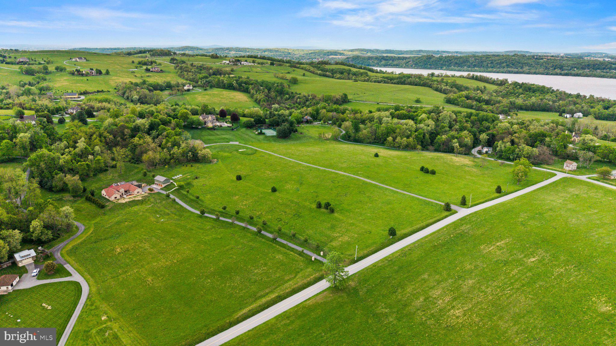 LAUXMONT FARMS - Residential