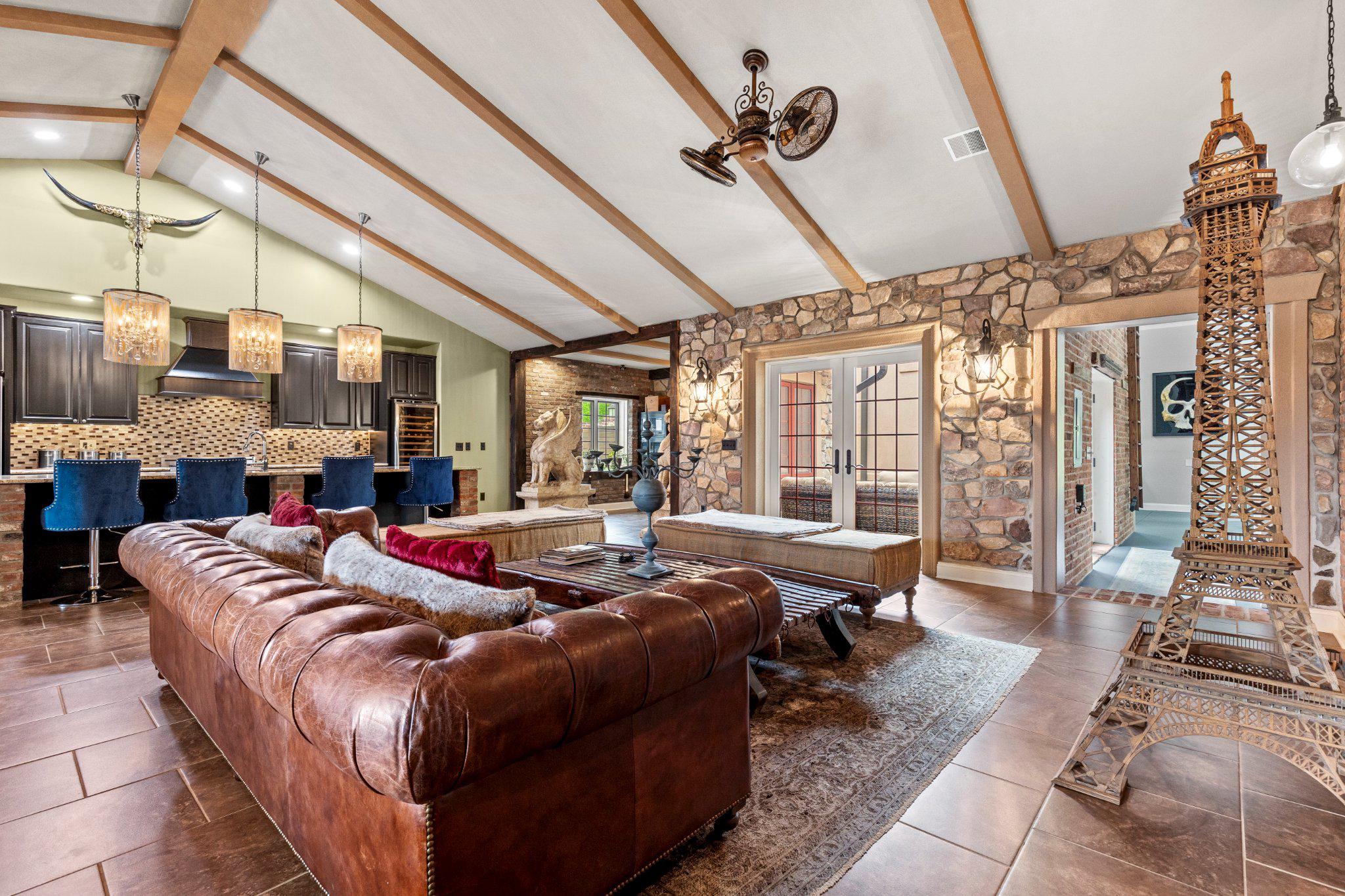 LAUXMONT FARMS - Residential