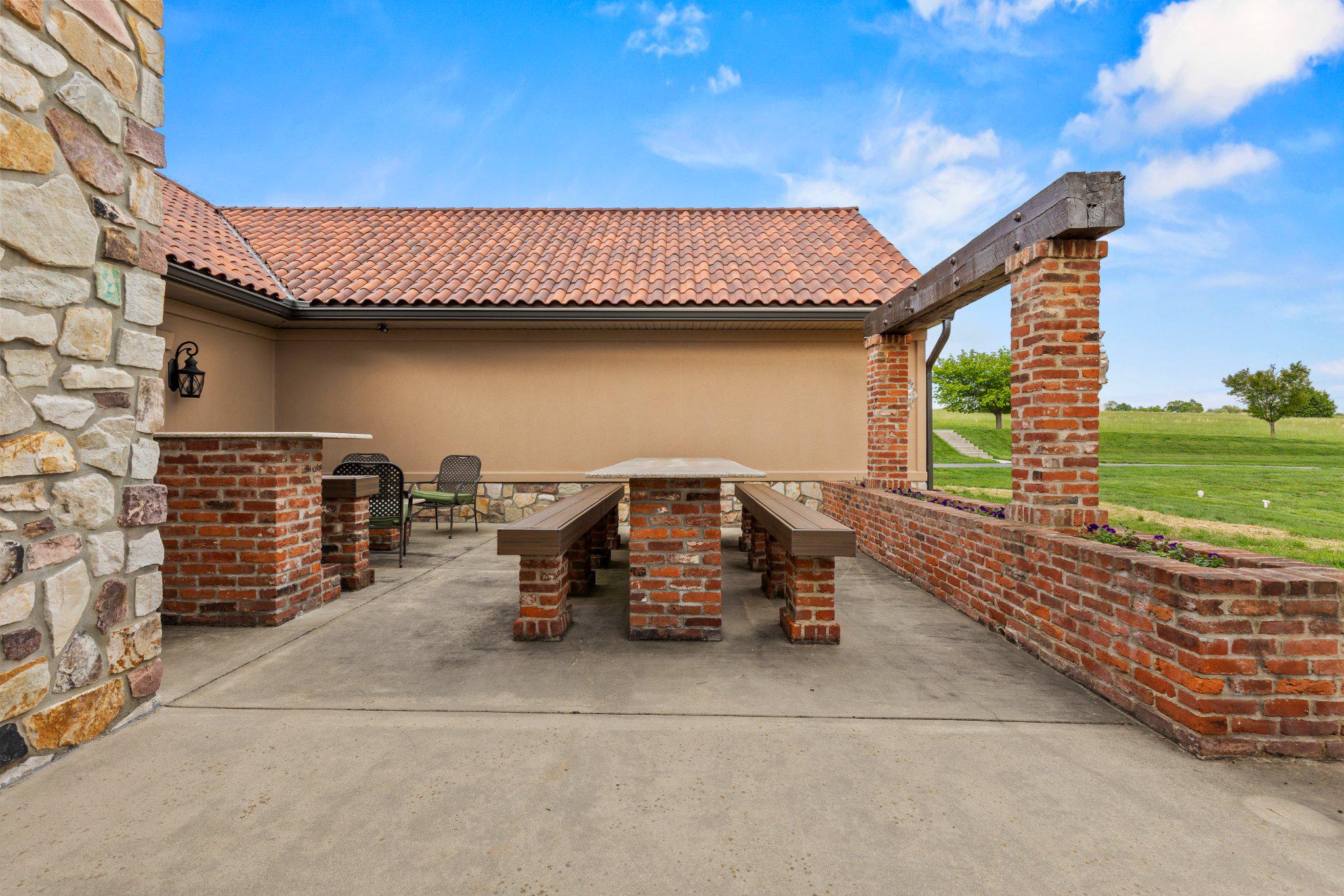 LAUXMONT FARMS - Residential