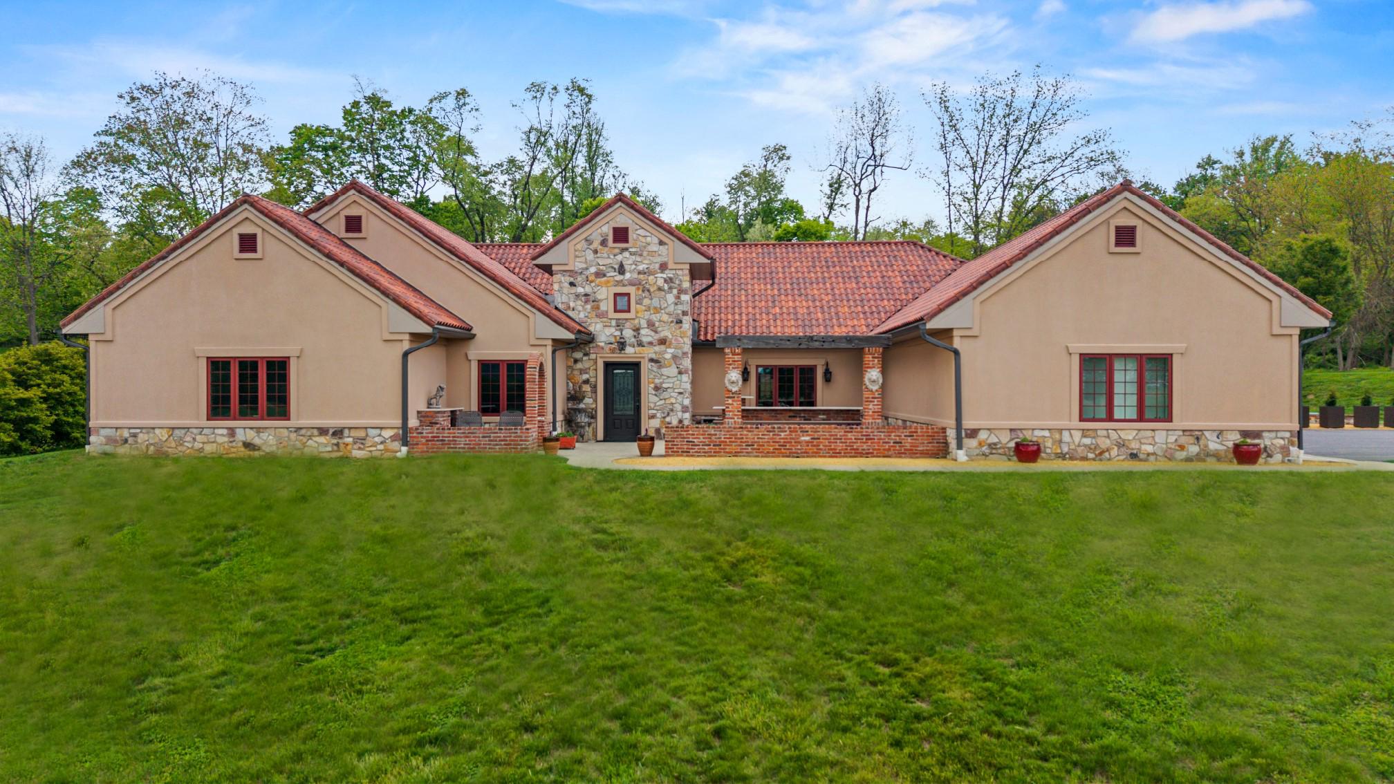 LAUXMONT FARMS - Residential