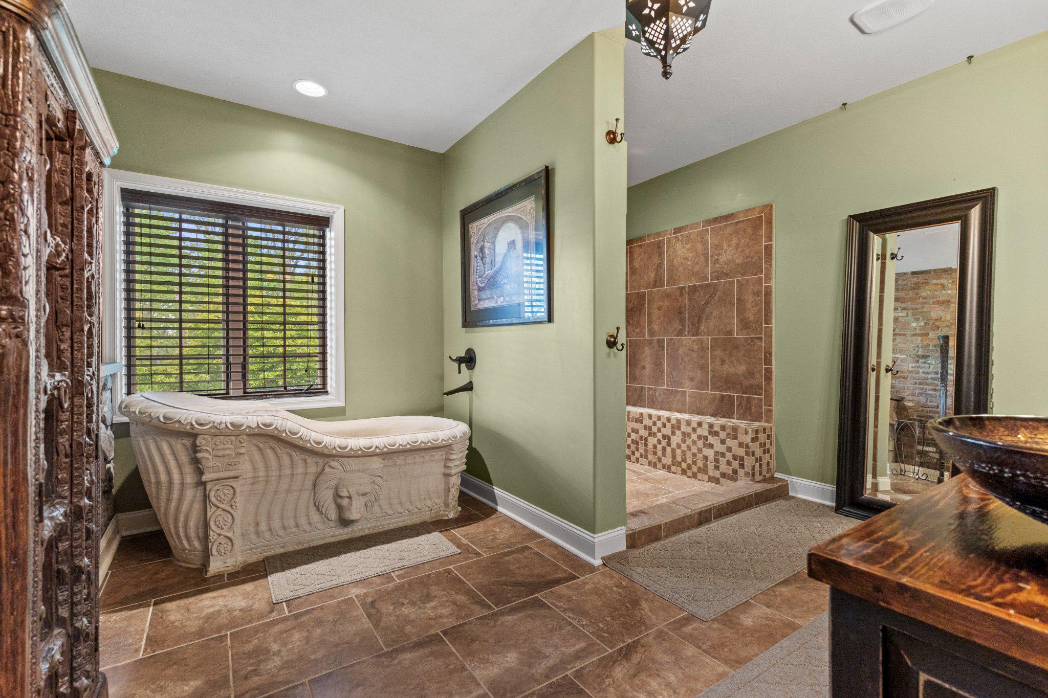 LAUXMONT FARMS - Residential