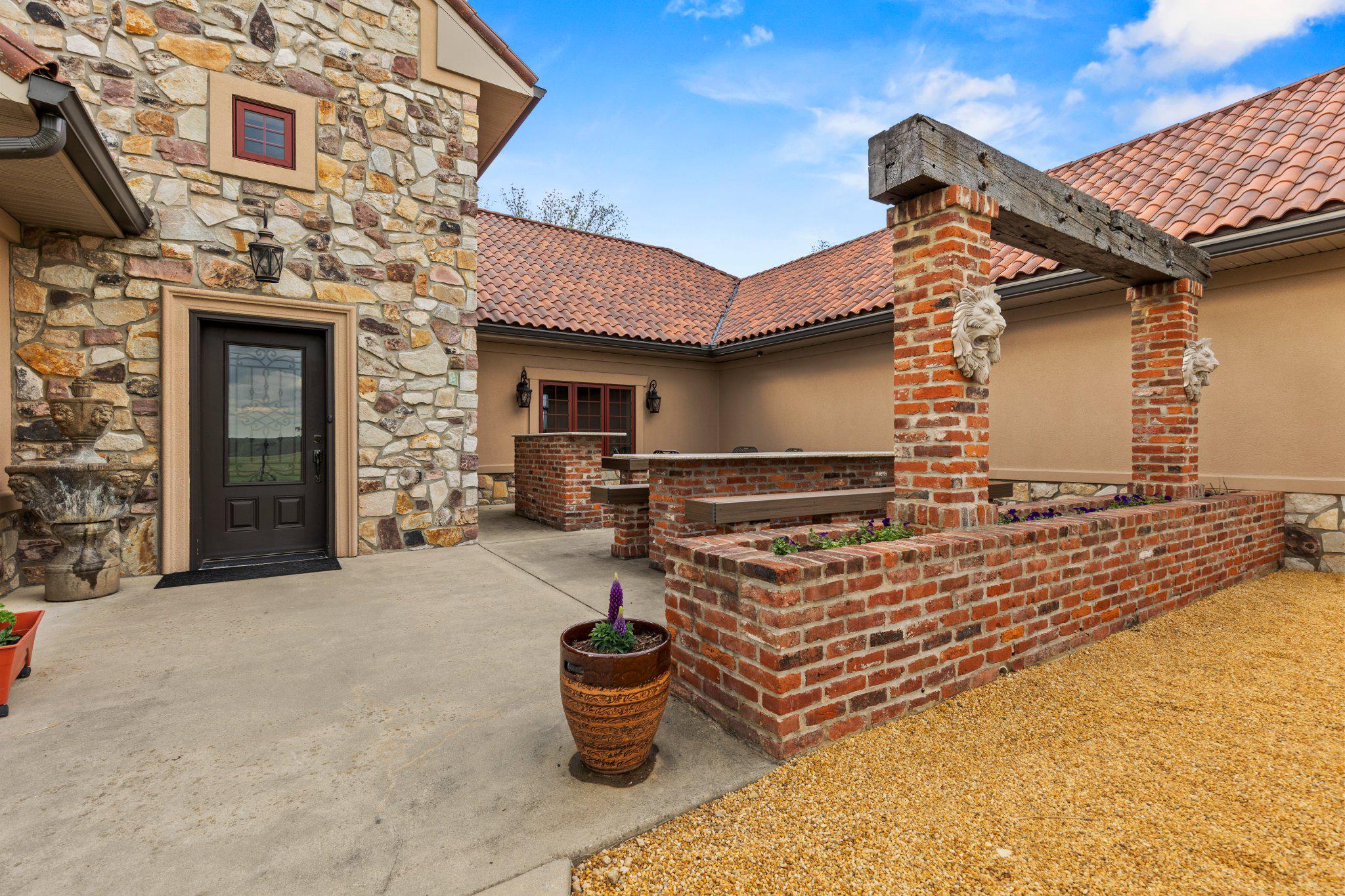 LAUXMONT FARMS - Residential