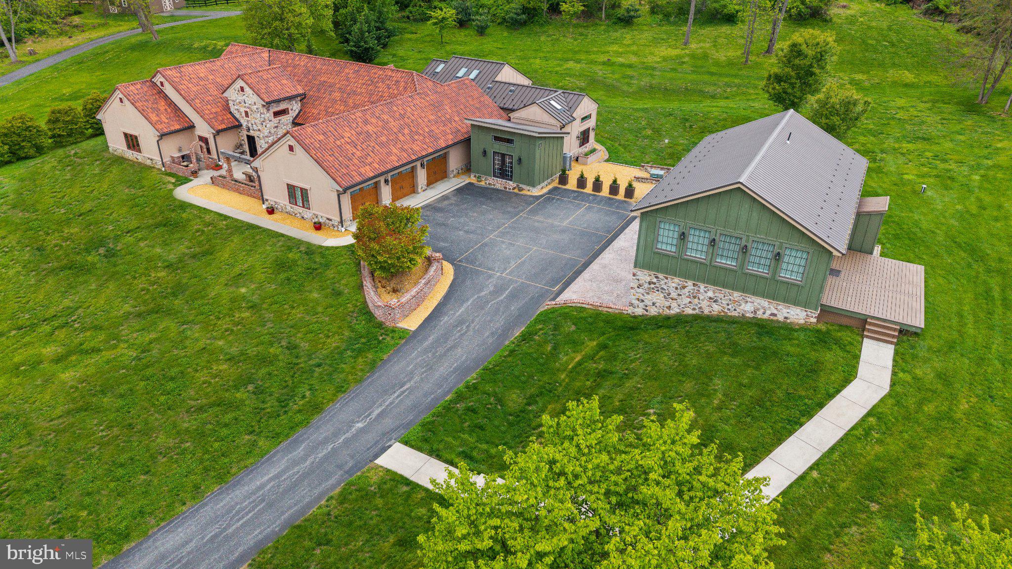 LAUXMONT FARMS - Residential