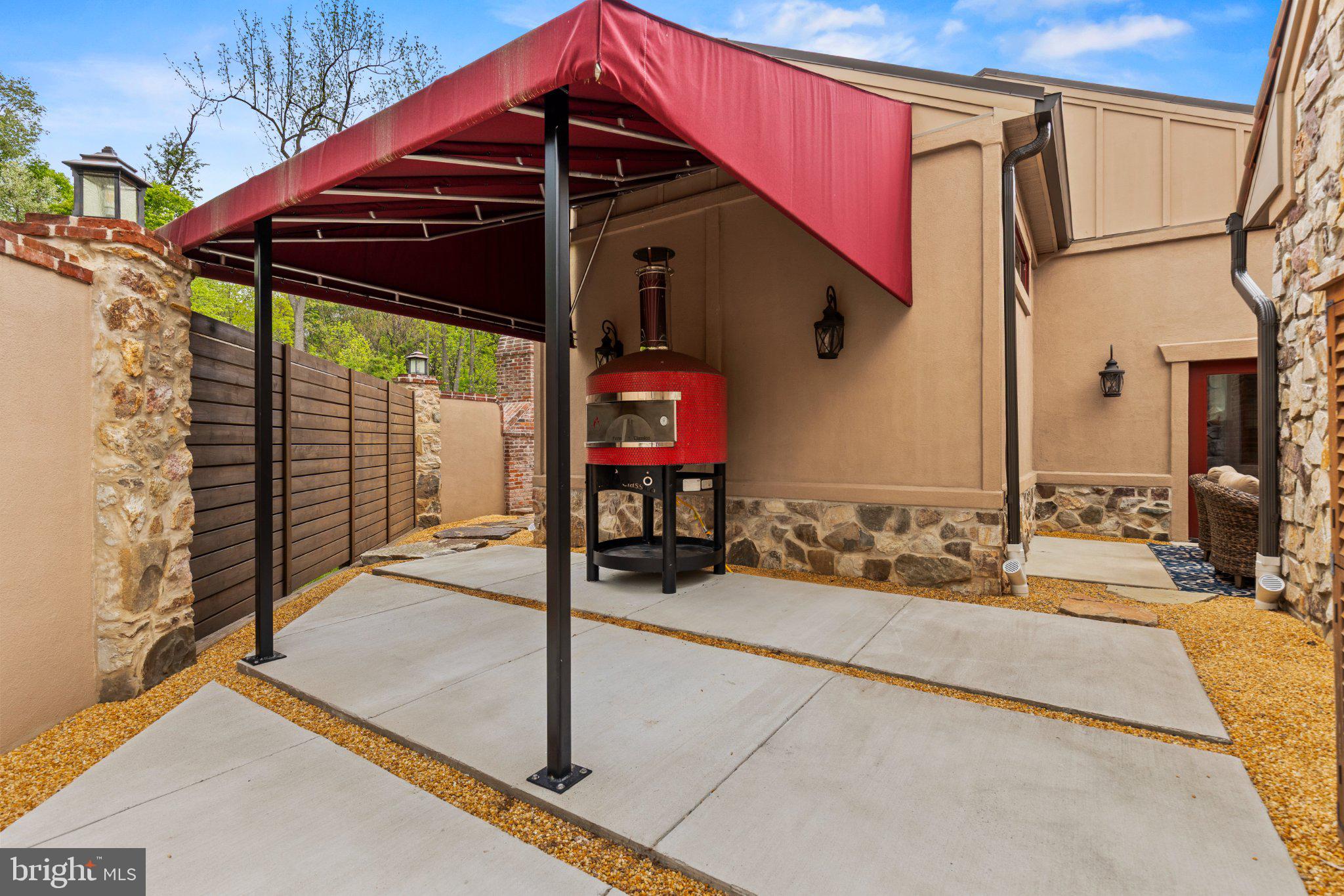 LAUXMONT FARMS - Residential